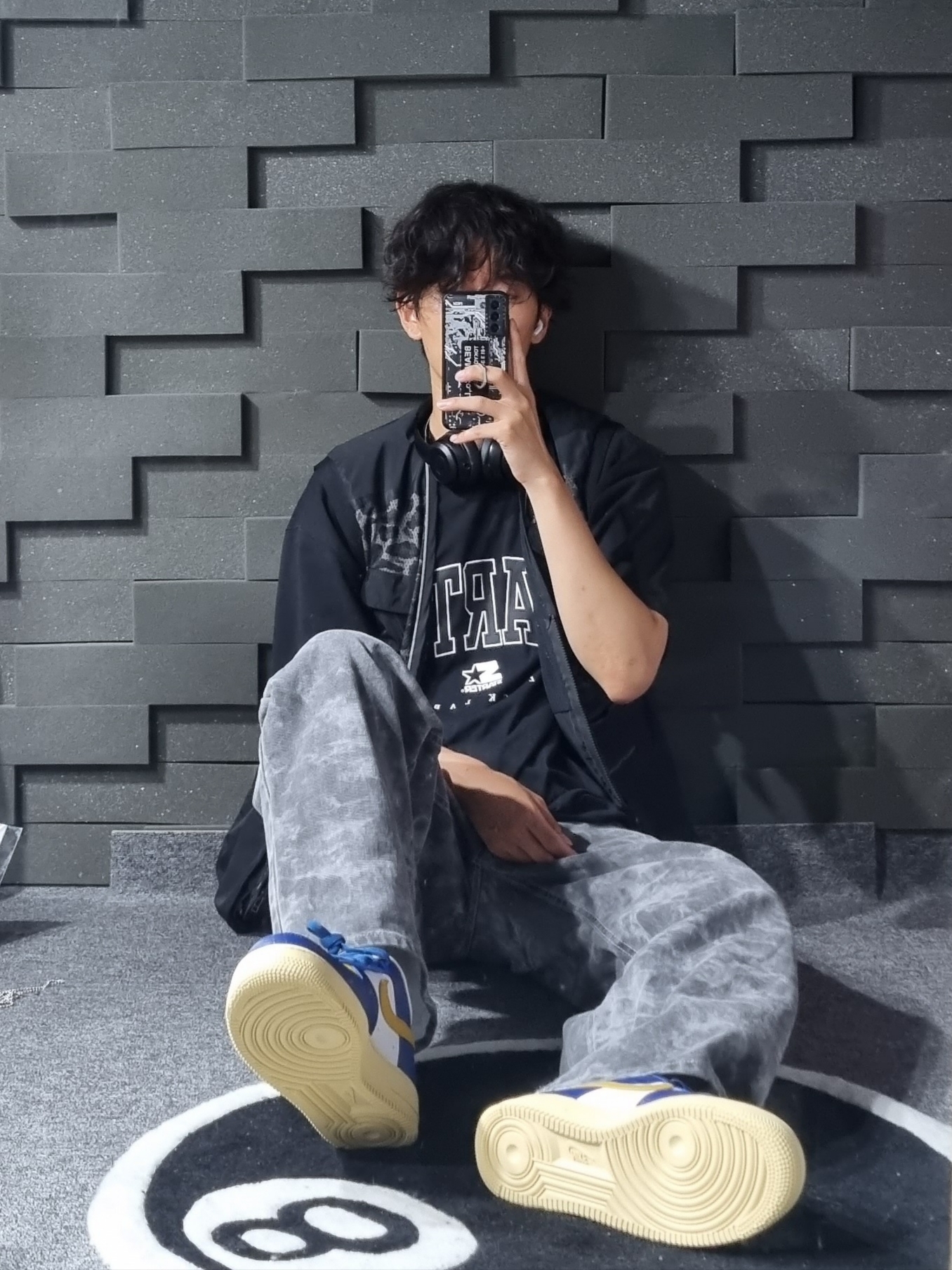 Stussy 8 Ball Rug Black, Beats Studio 3 Wireless Over Ear Headphone Matt Black (Korean Ver.) 착용 스타일 - 1