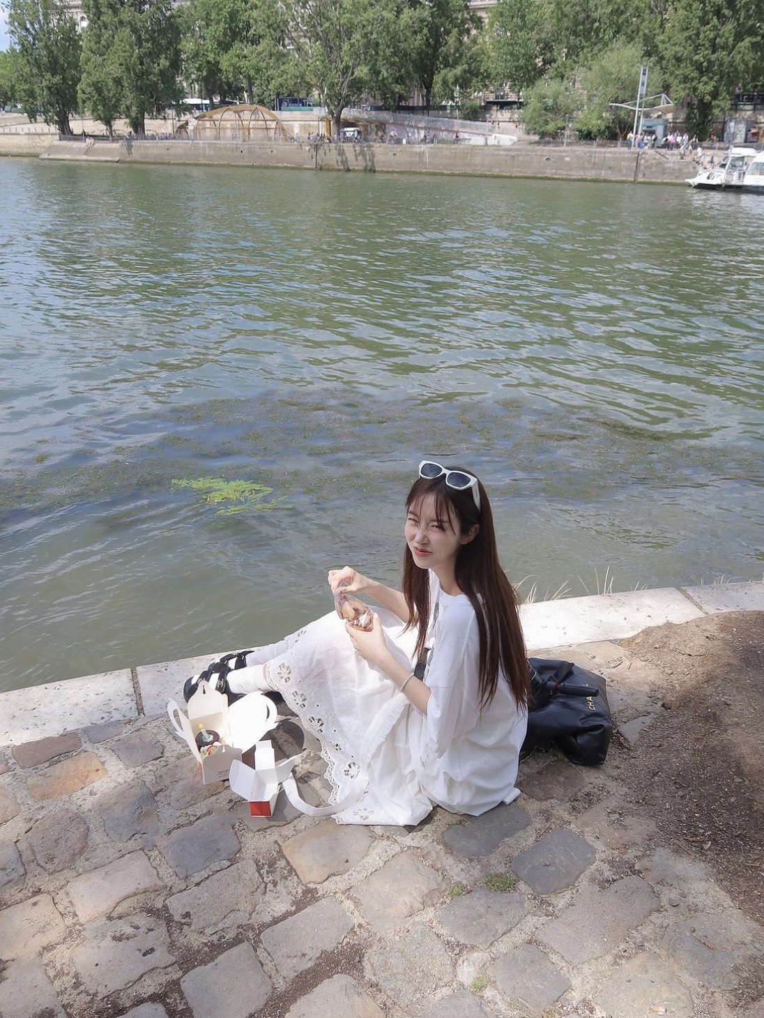 (W) Chanel Sandals Mixed Fibers & Black 착용 스타일 - 3