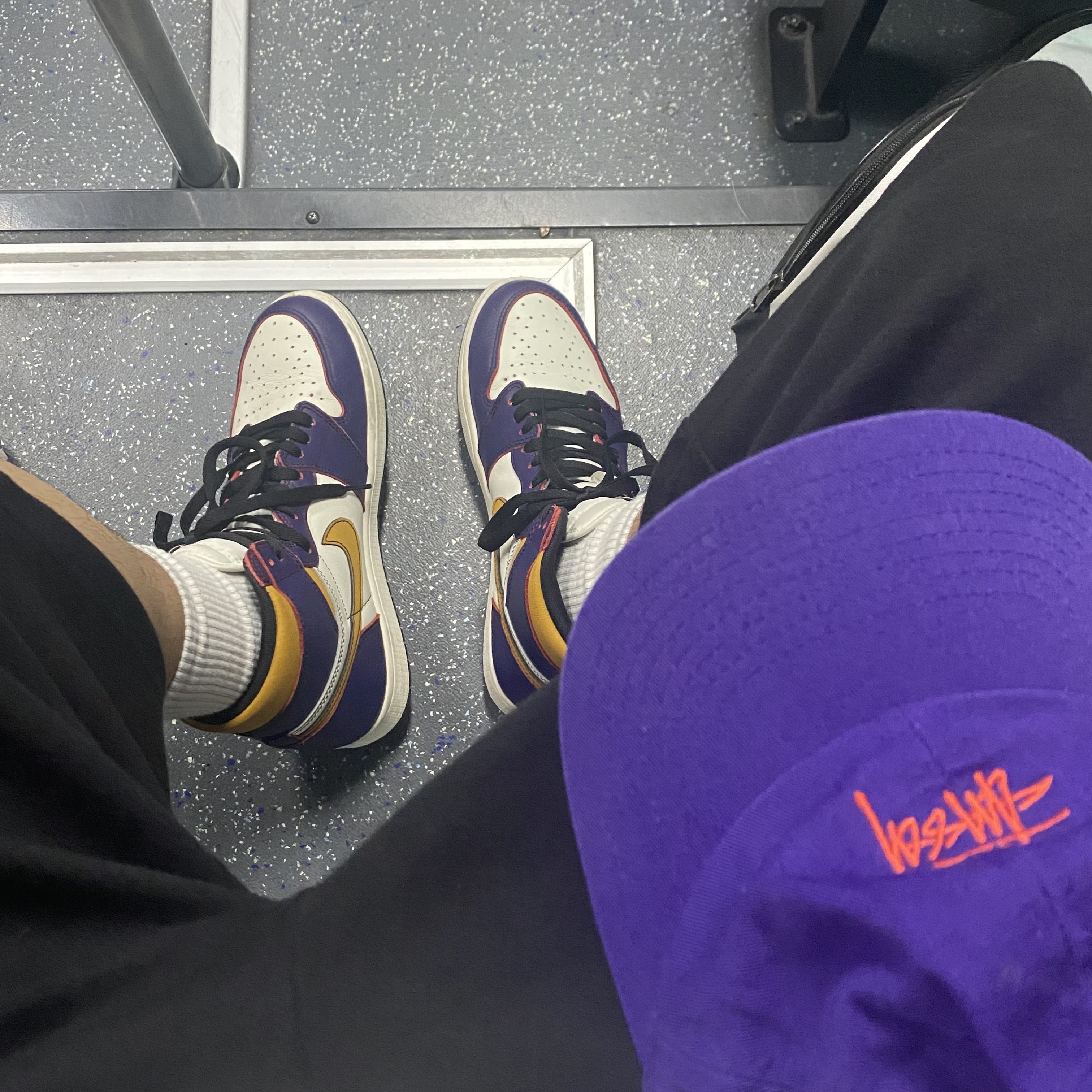 Jordan 1 Retro High OG Defiant SB LA to Chicago 착용 스타일