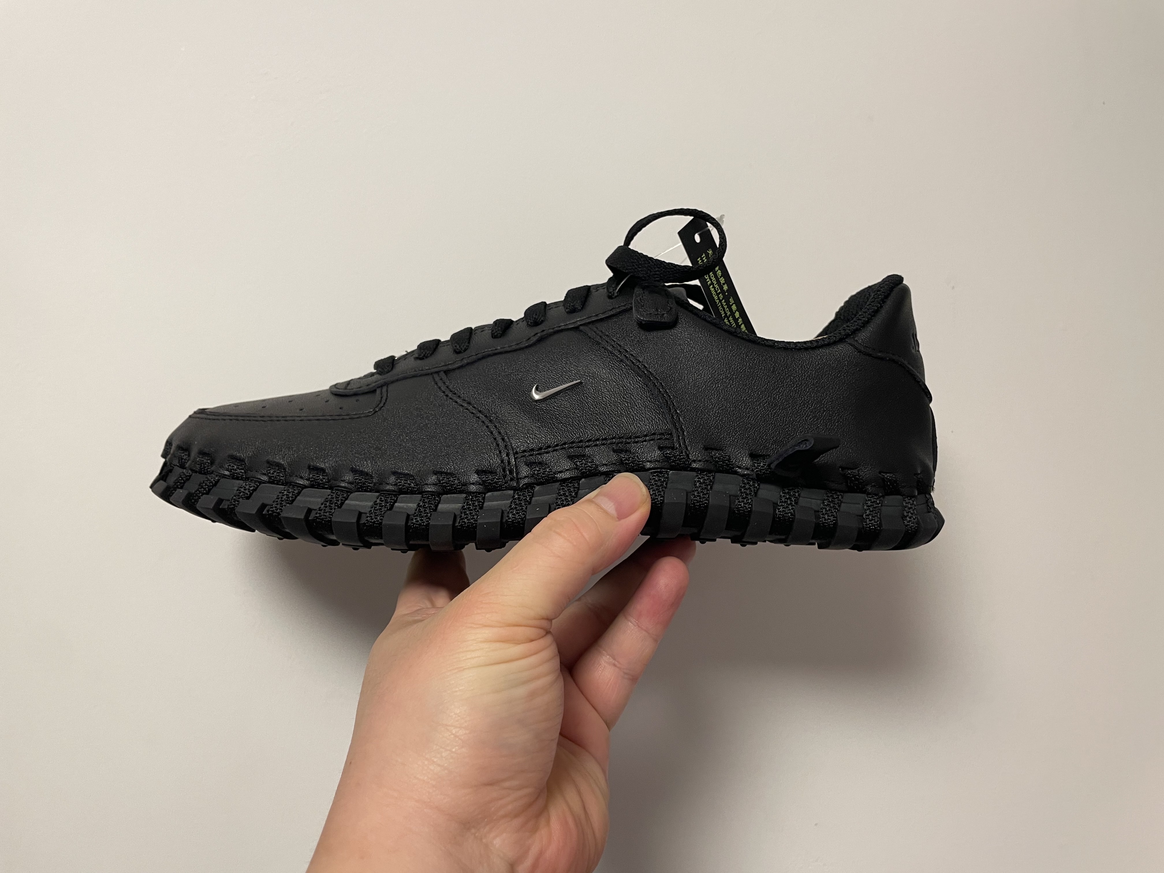 Nike x Jacquemus J Force 1 Low LX SP Black 착용 스타일 - 1