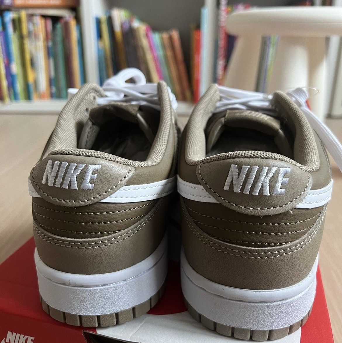 Nike Dunk Low Retro Khaki Hazel Rush 착용 스타일 - 3