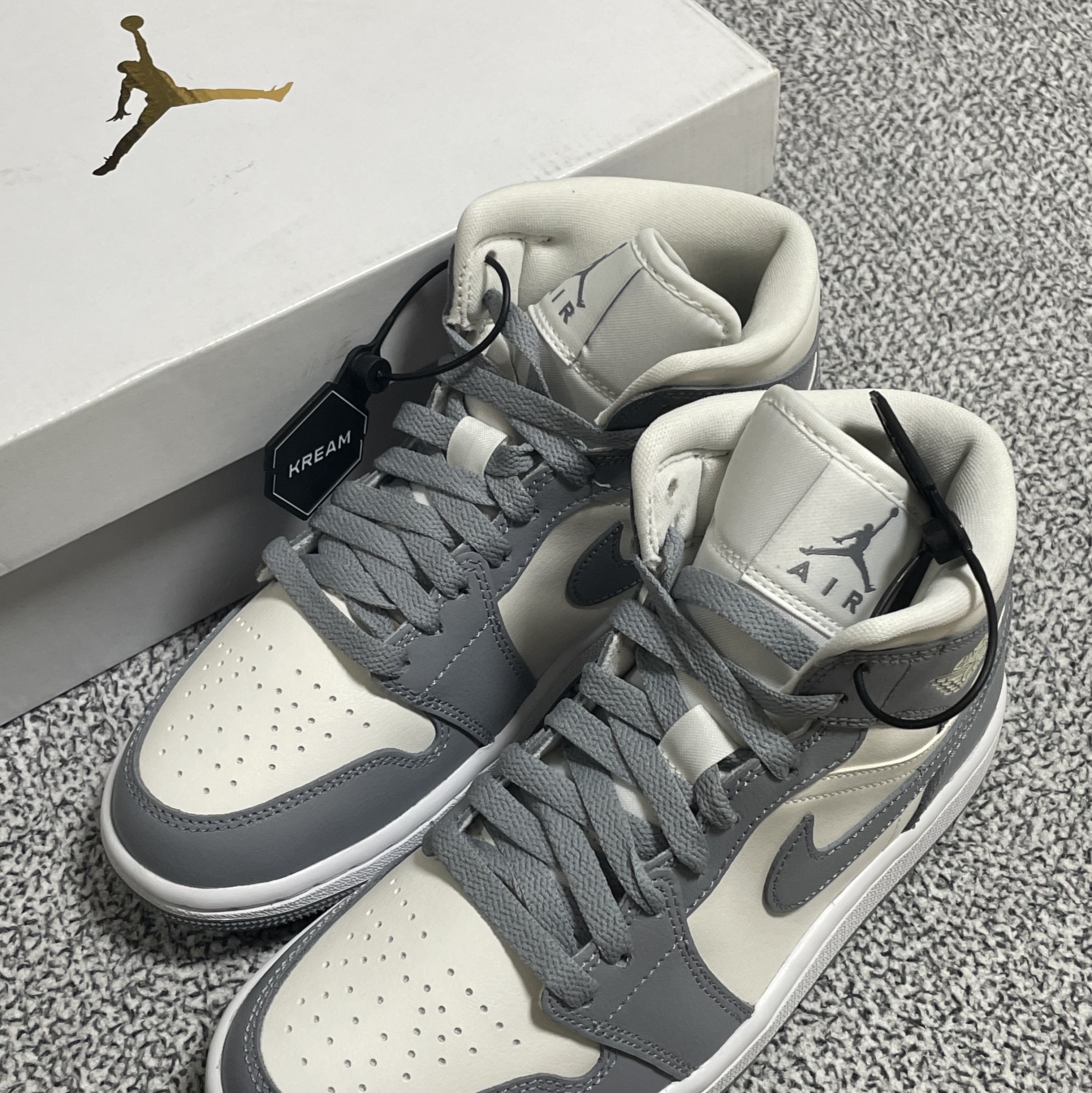 (W) Jordan 1 Mid Sail Stealth 착용 스타일
