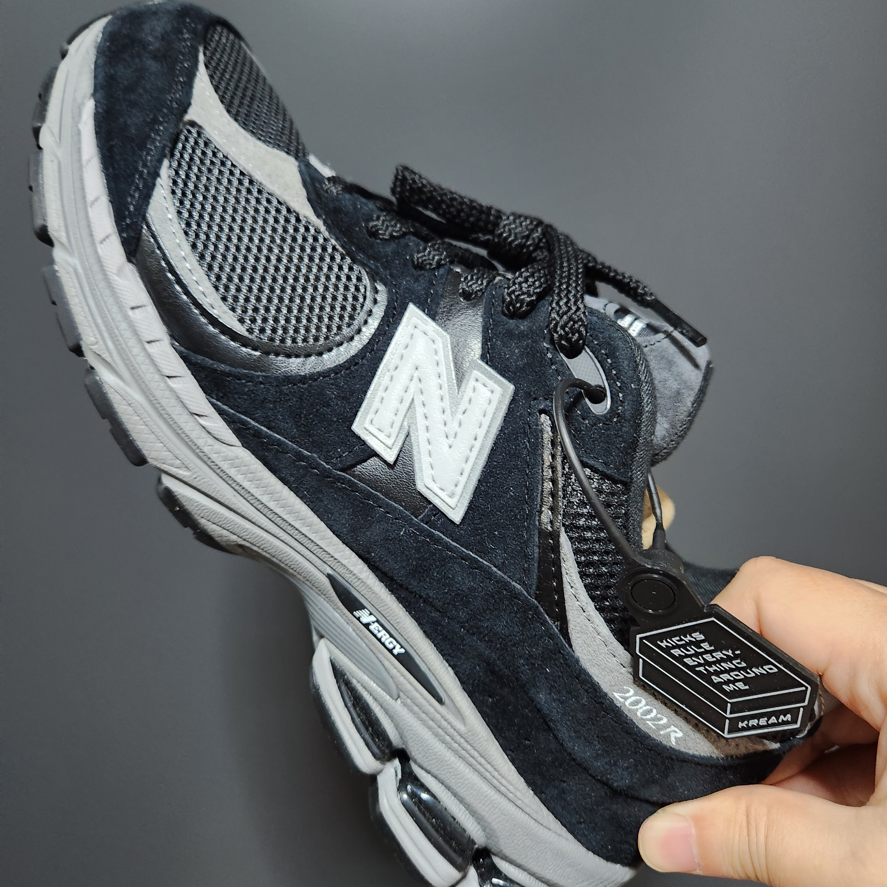 New Balance 2002R Black Dark Grey - JD Sports Exclusive 착용 스타일