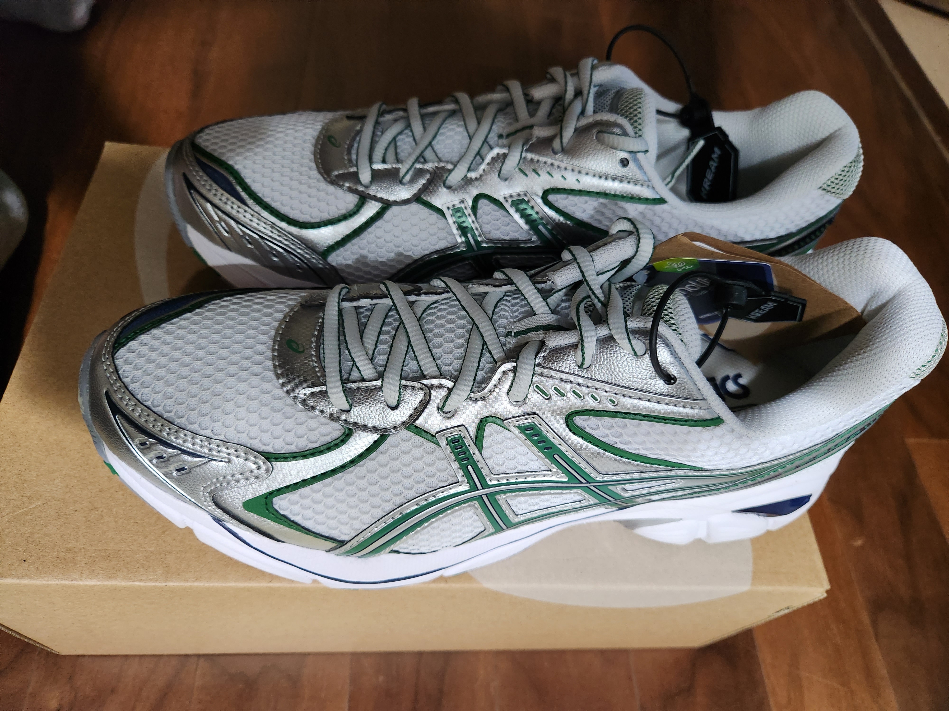 Asics GT-2160 White Shamrock Green 착용 스타일 - 1