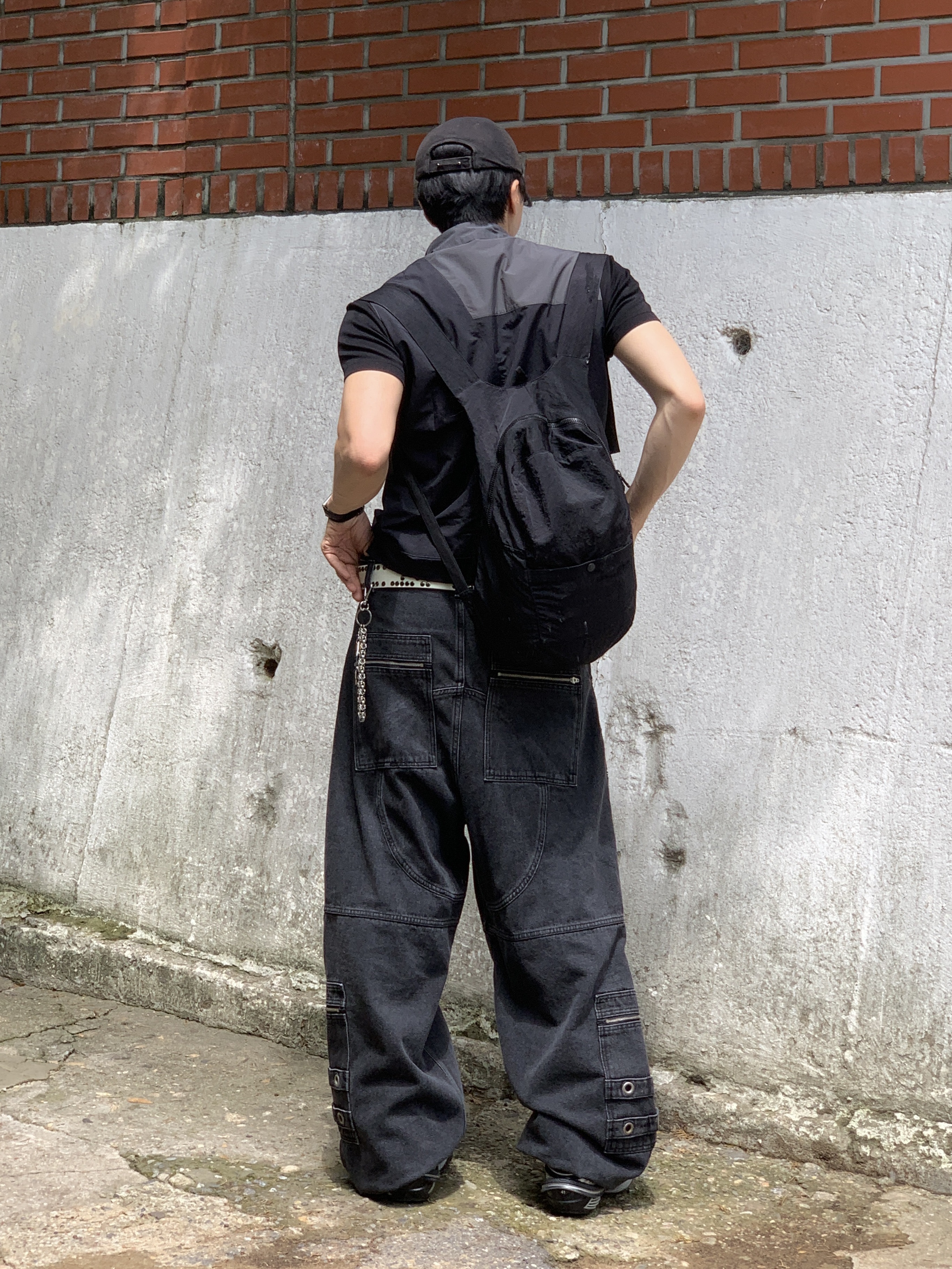 Balenciaga Tyrex Sneakers Black Grey, Project G/R Flight Denim Pants Black 착용 스타일 - 4