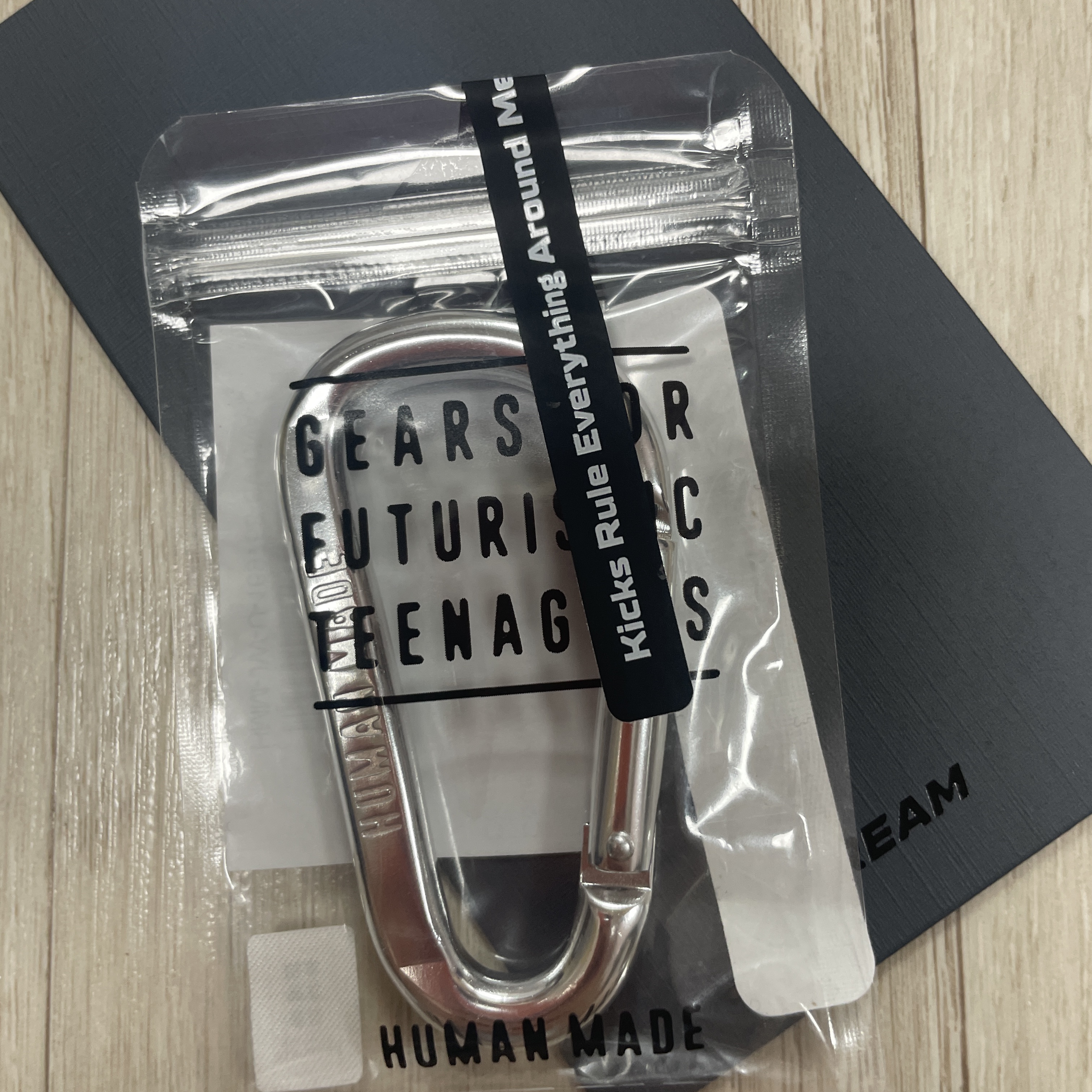 Human Made Carabiner 70mm Silver 착용 스타일
