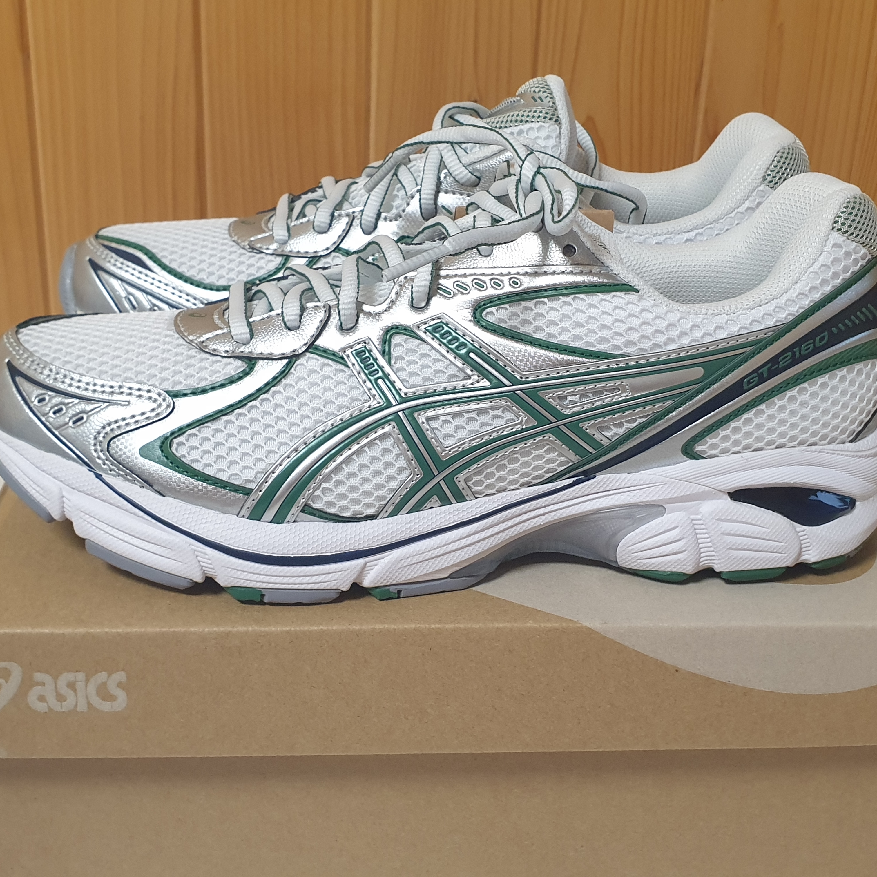 Asics GT-2160 White Shamrock Green 착용 스타일 - 1