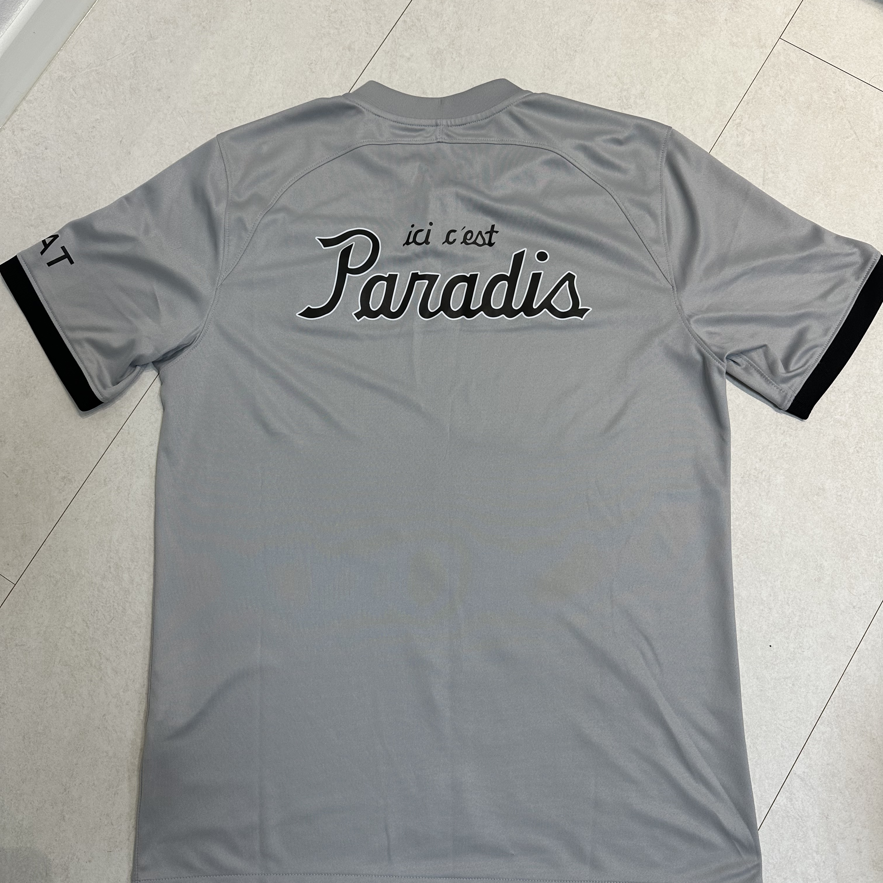 Jordan x Paris Saint-Germain x 3.Paradis 2022/23 Dri-Fit Stadium Away Jersey Light Smoke Grey 착용 스타일 - 2