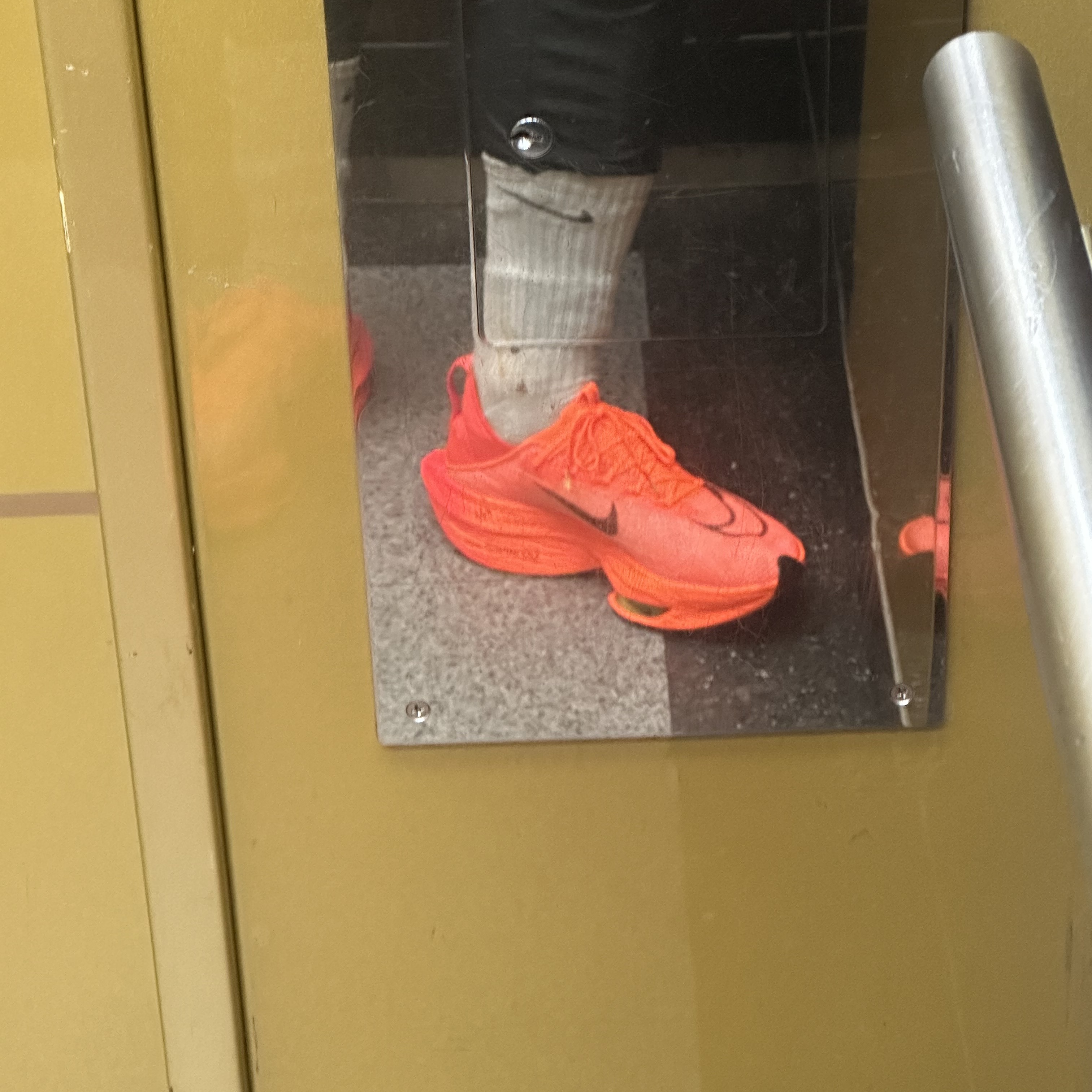 Nike Air Zoom Alphafly Next% 2 Total Orange 착용 스타일