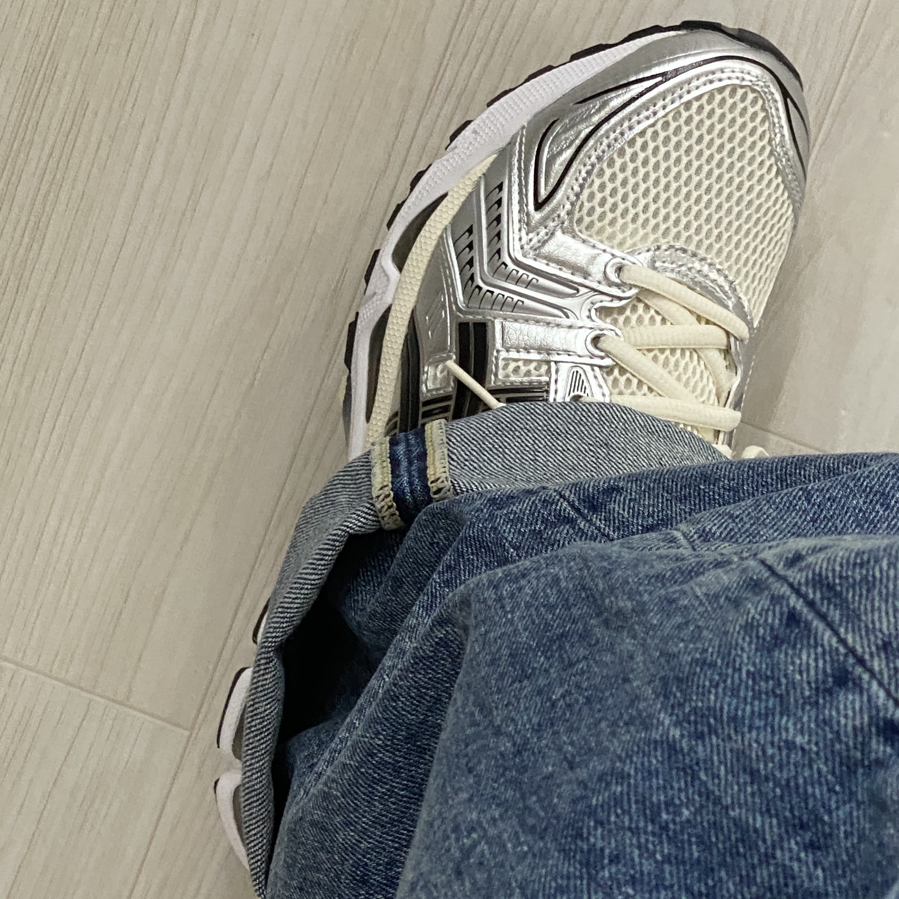 Asics Gel-Kayano 14 Cream Black 착용 스타일