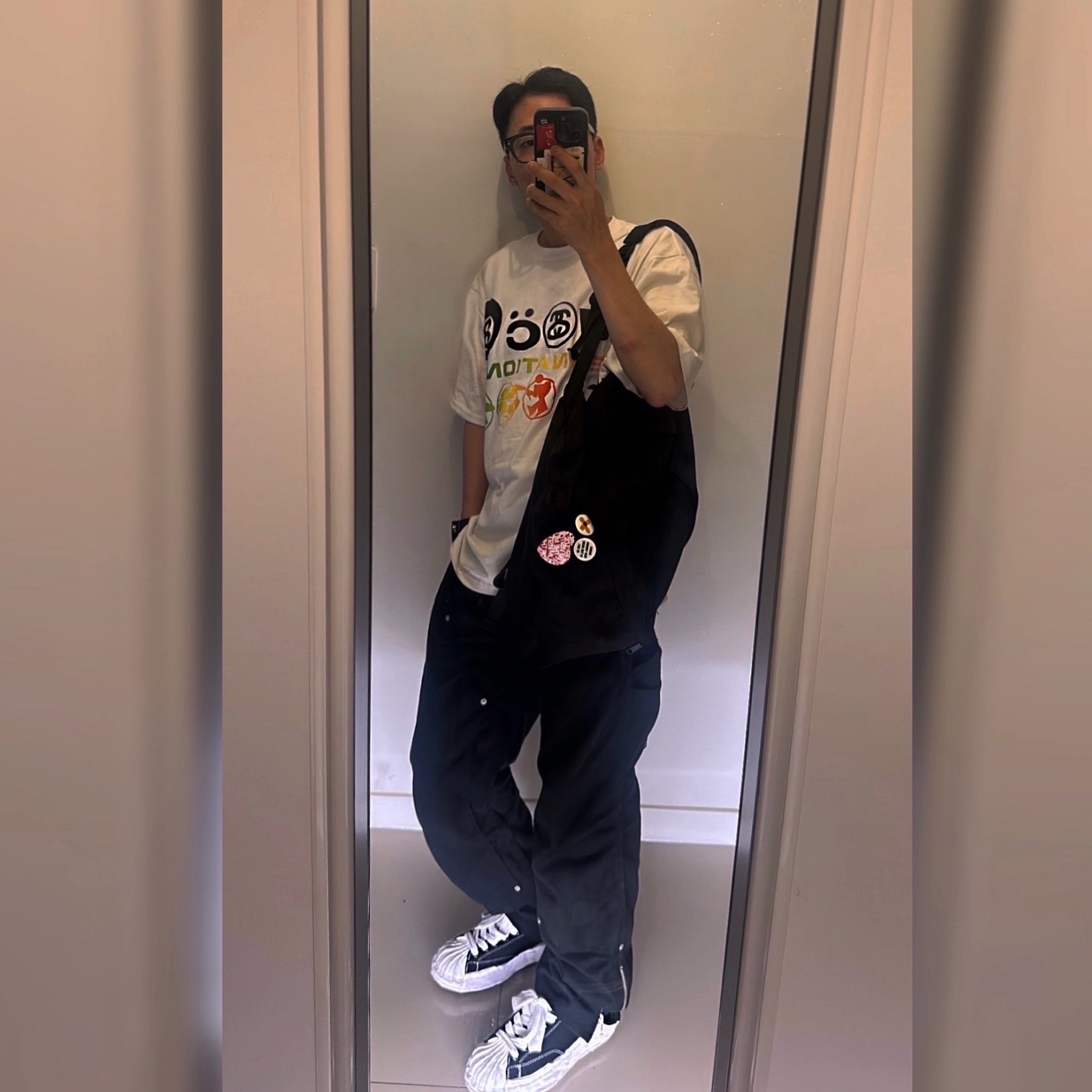 Stussy x Cactus Plant Flea Market International T-Shirt White, Maison Mihara Yasuhiro Blakey OG Sole Canvas Low-top Sneakers Black White 착용 스타일 - 1