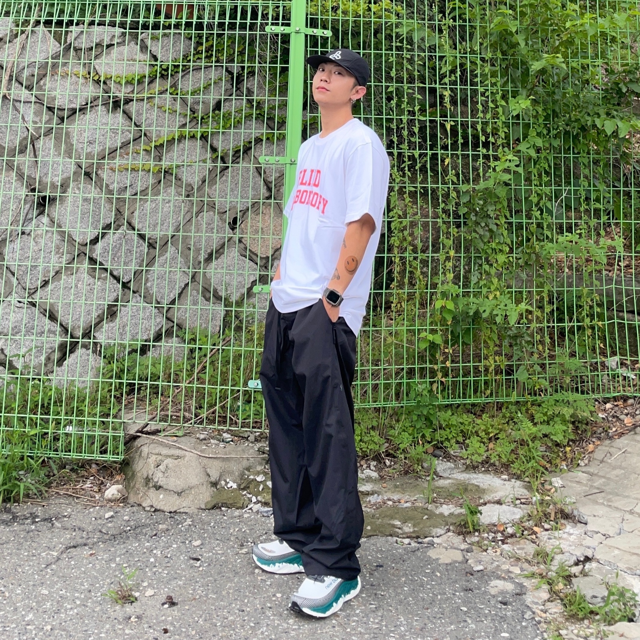 New Balance Fresh Foam X More Trail v3 Reflection Vintage Teal, Sansan Gear Windblock Pants Black - 22FW 착용 스타일