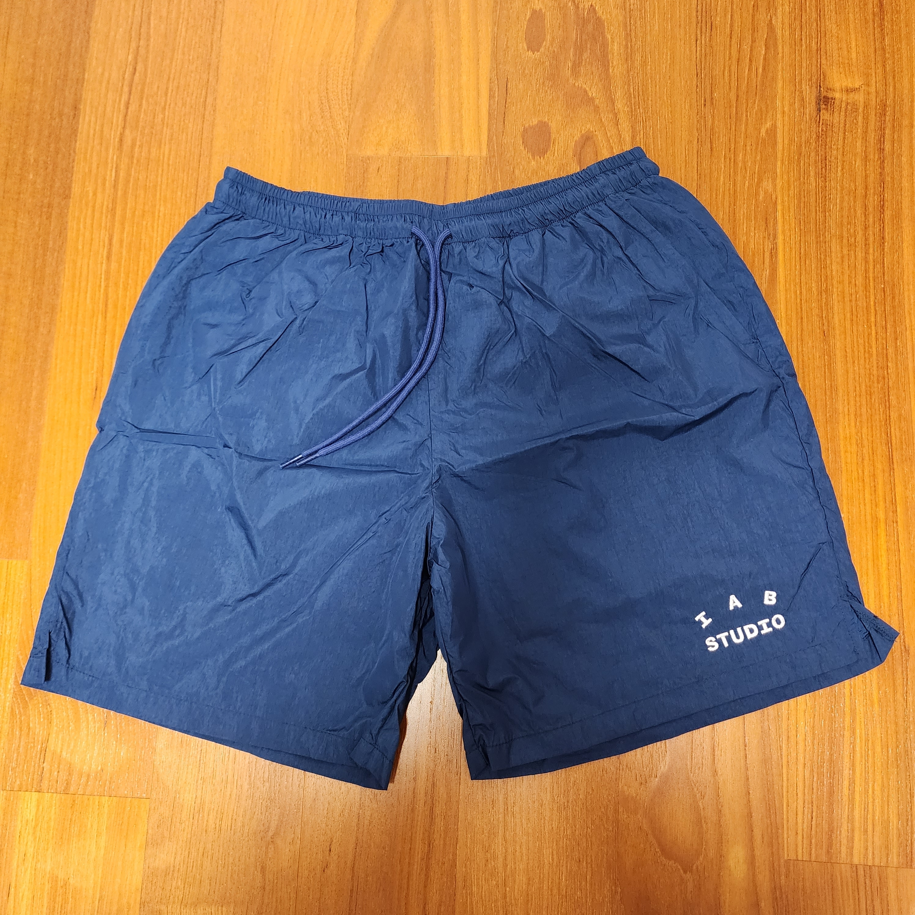IAB Studio Woven Shorts Navy - The Hyundai Seoul Exclusive 착용 스타일 - 1