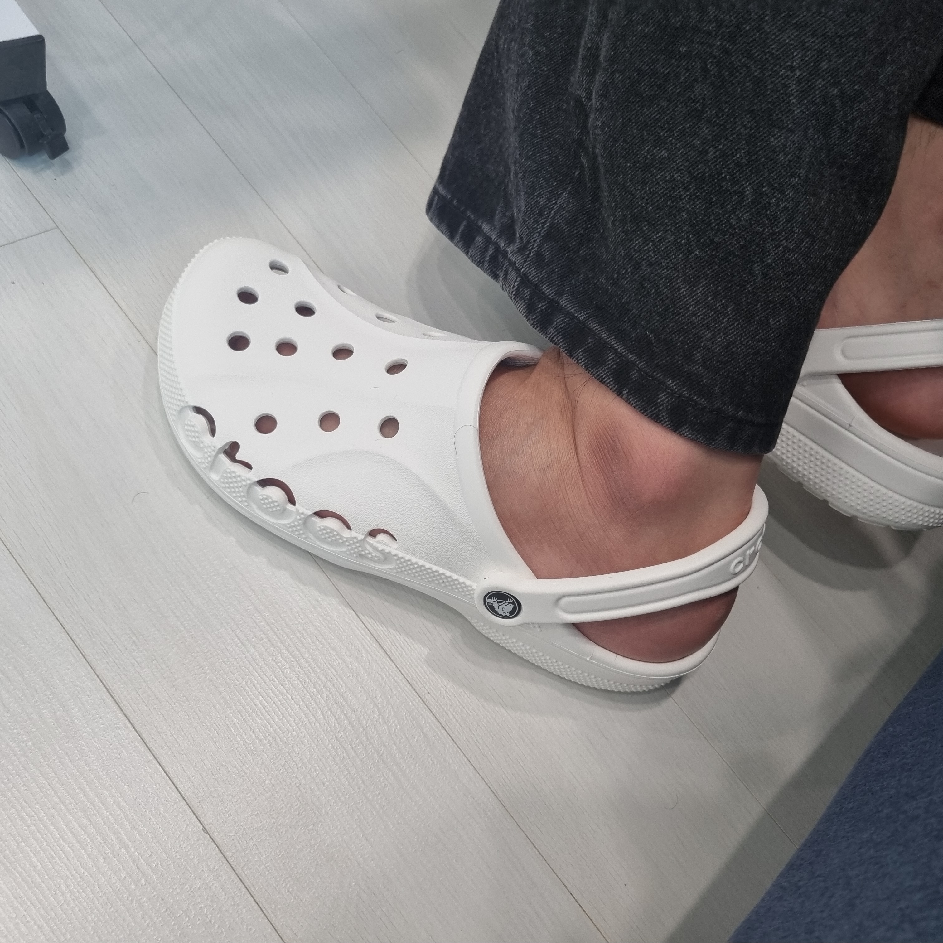 Crocs Baya Clog White 착용 스타일
