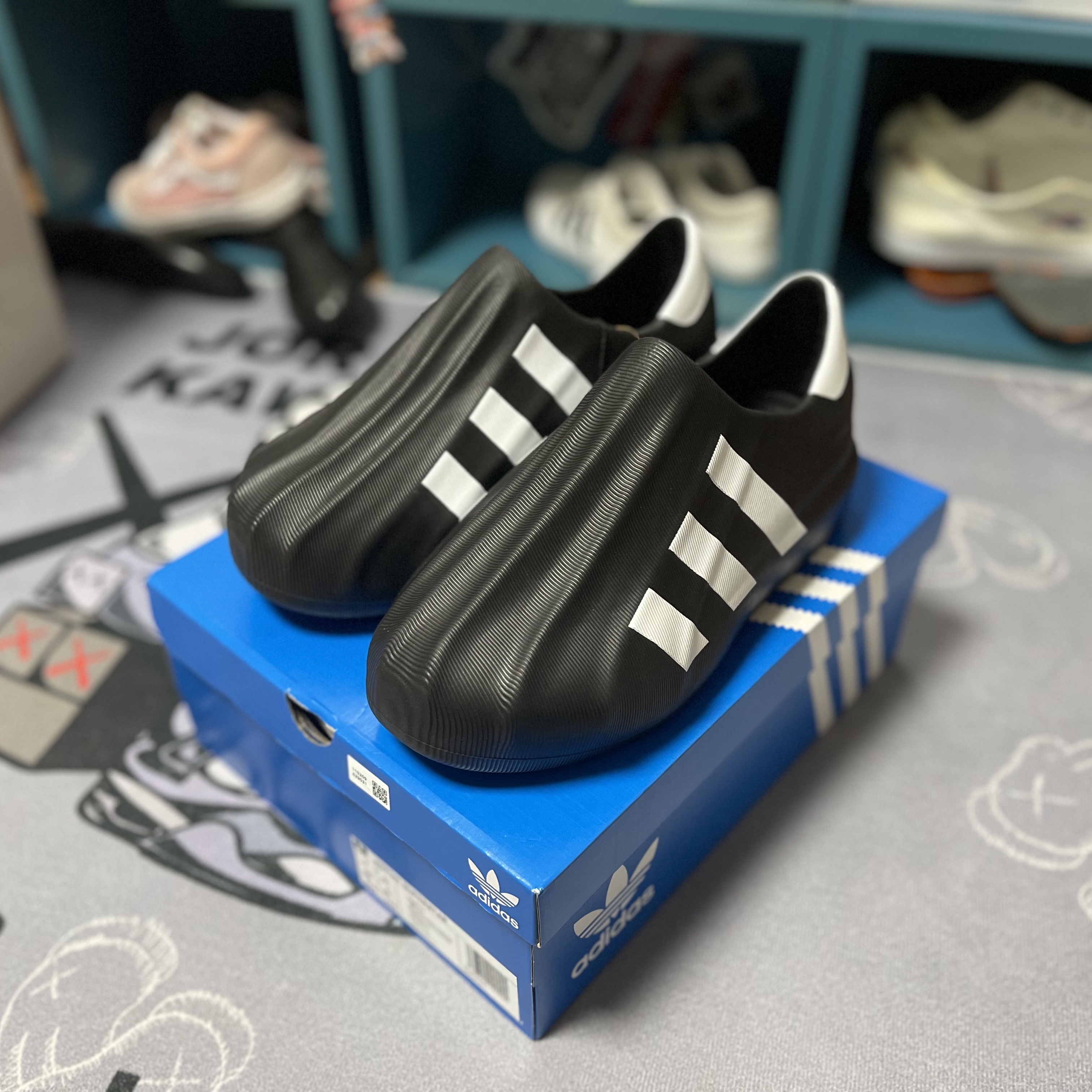 Adidas Adifom Superstar Core Black Cloud White 착용 스타일