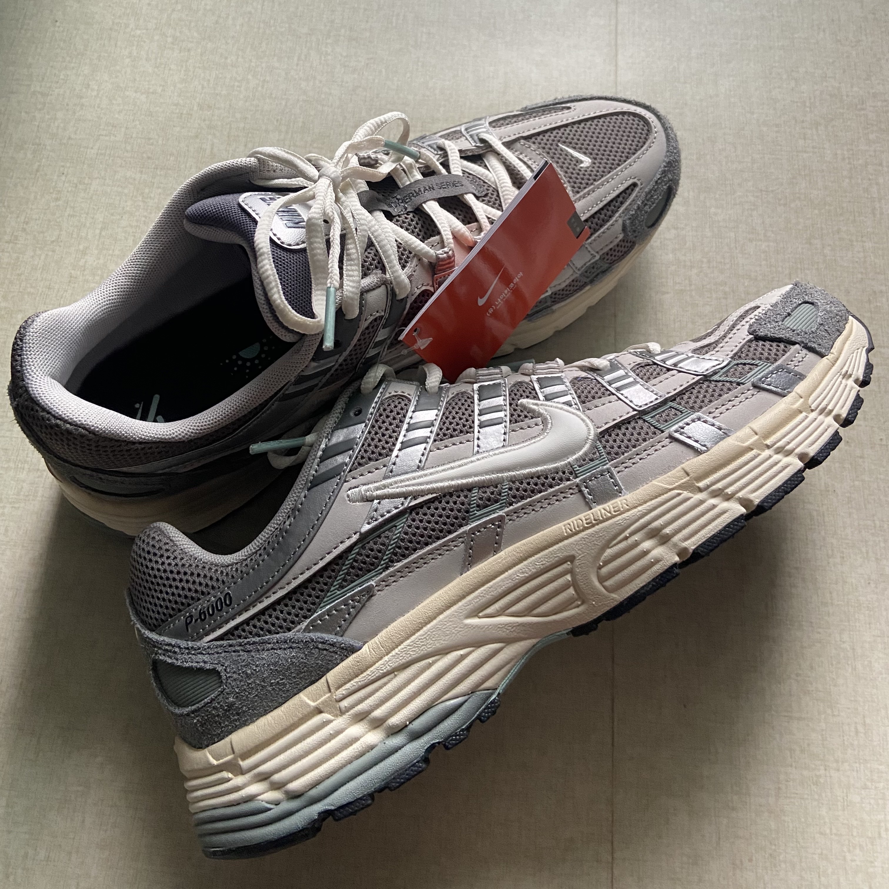 Nike P-6000 Flat Pewter Light Iron Ore 착용 스타일