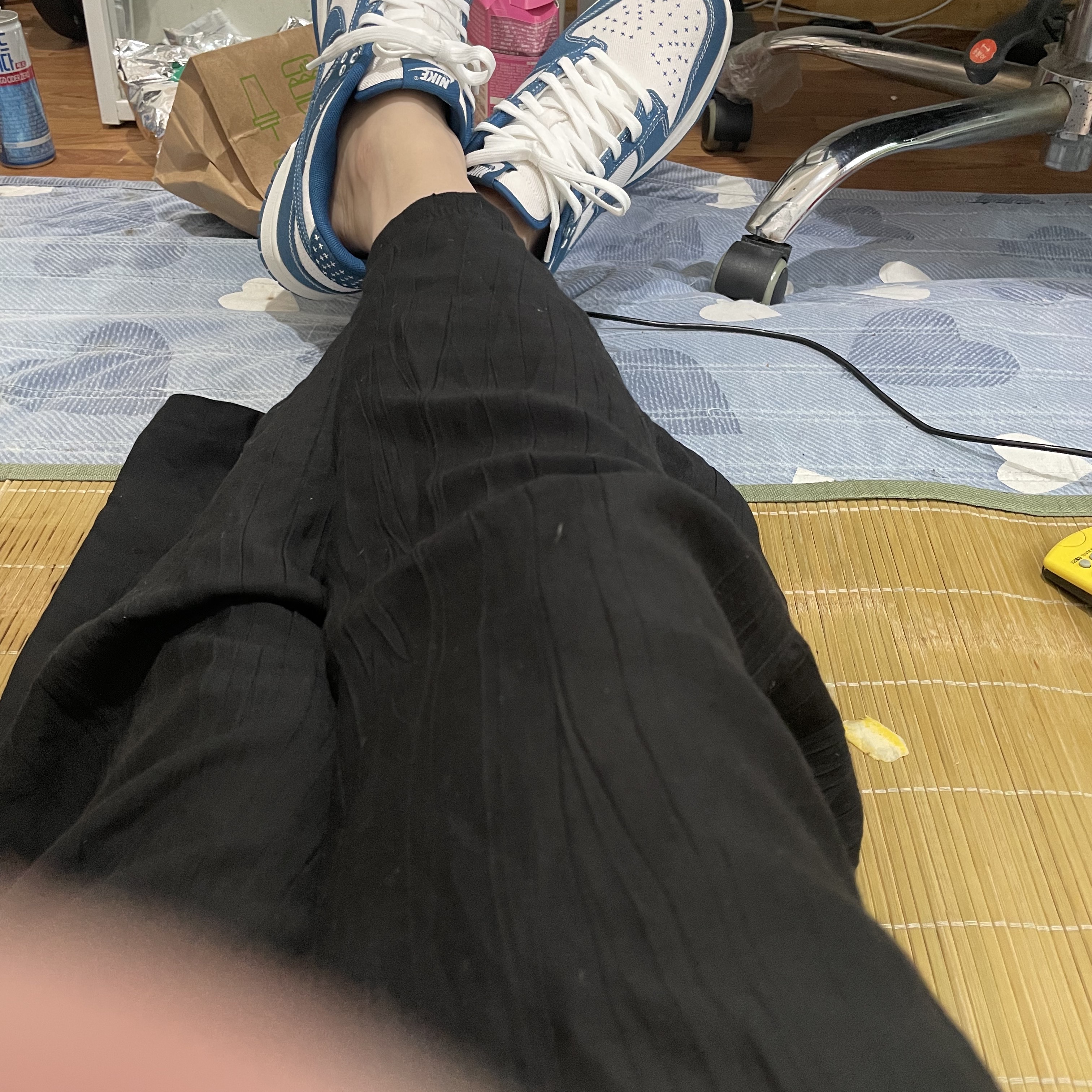Nike Dunk Low Retro SE Industrial Blue 착용 스타일