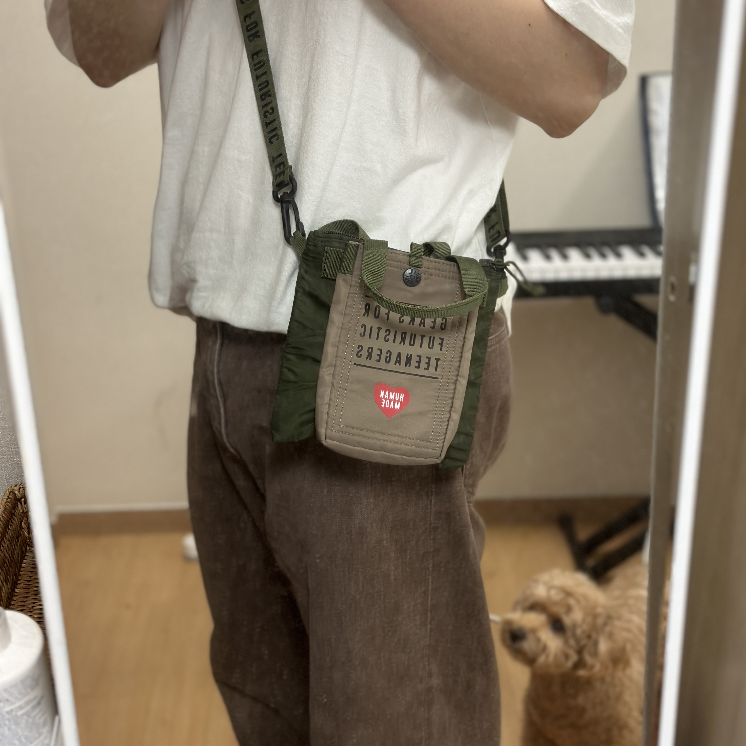 Human Made Mini Helmet Bag Olive Drab 착용 스타일
