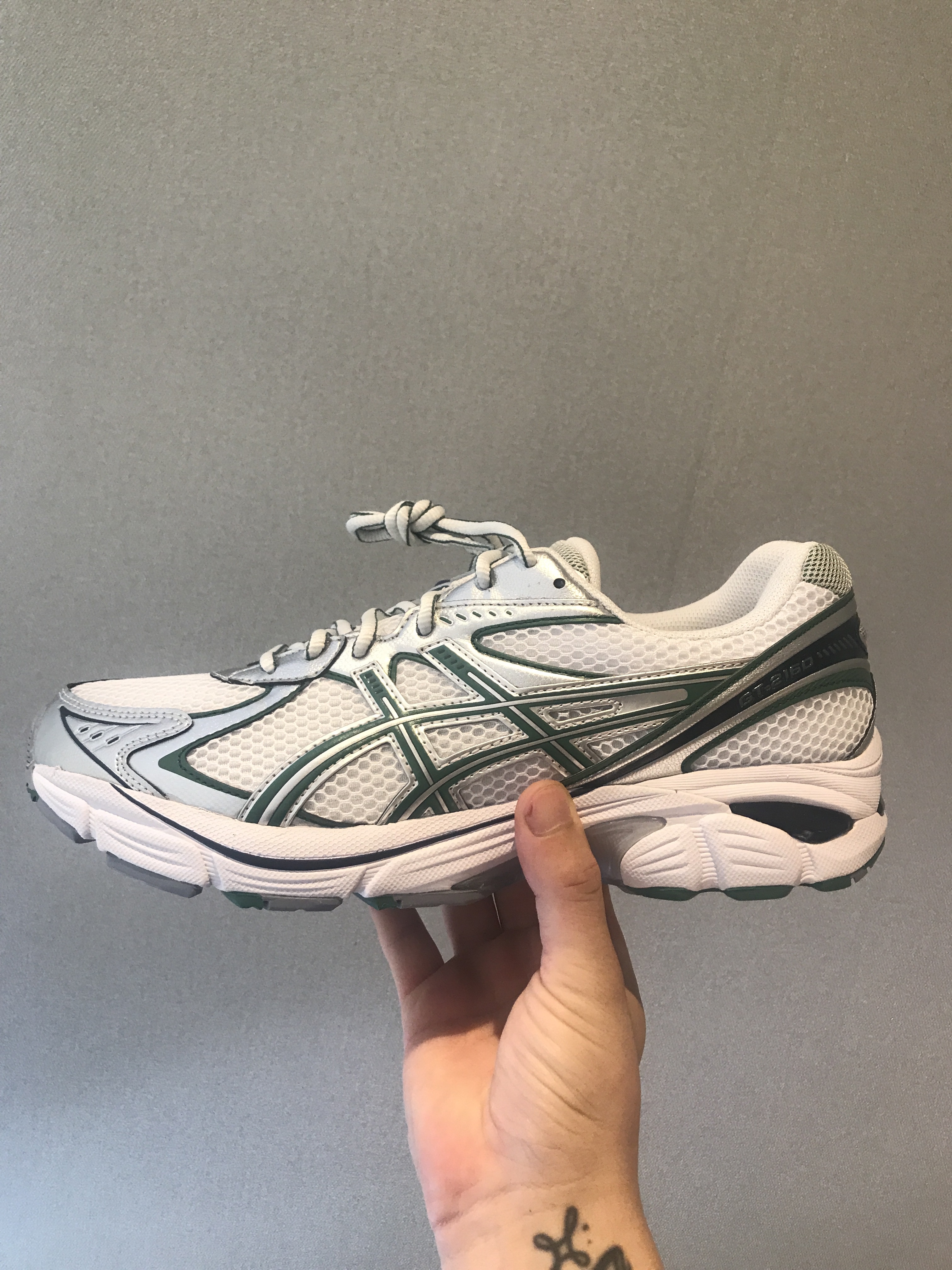 Asics GT-2160 White Shamrock Green 착용 스타일 - 1