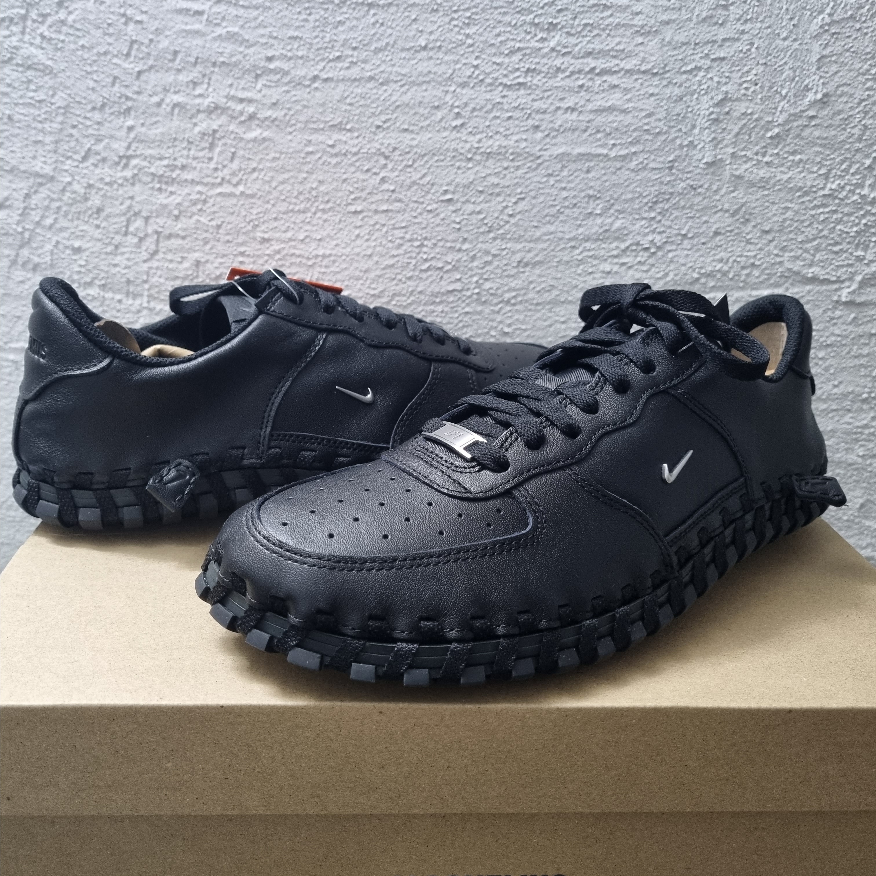 Nike x Jacquemus J Force 1 Low LX SP Black 착용 스타일 - 1