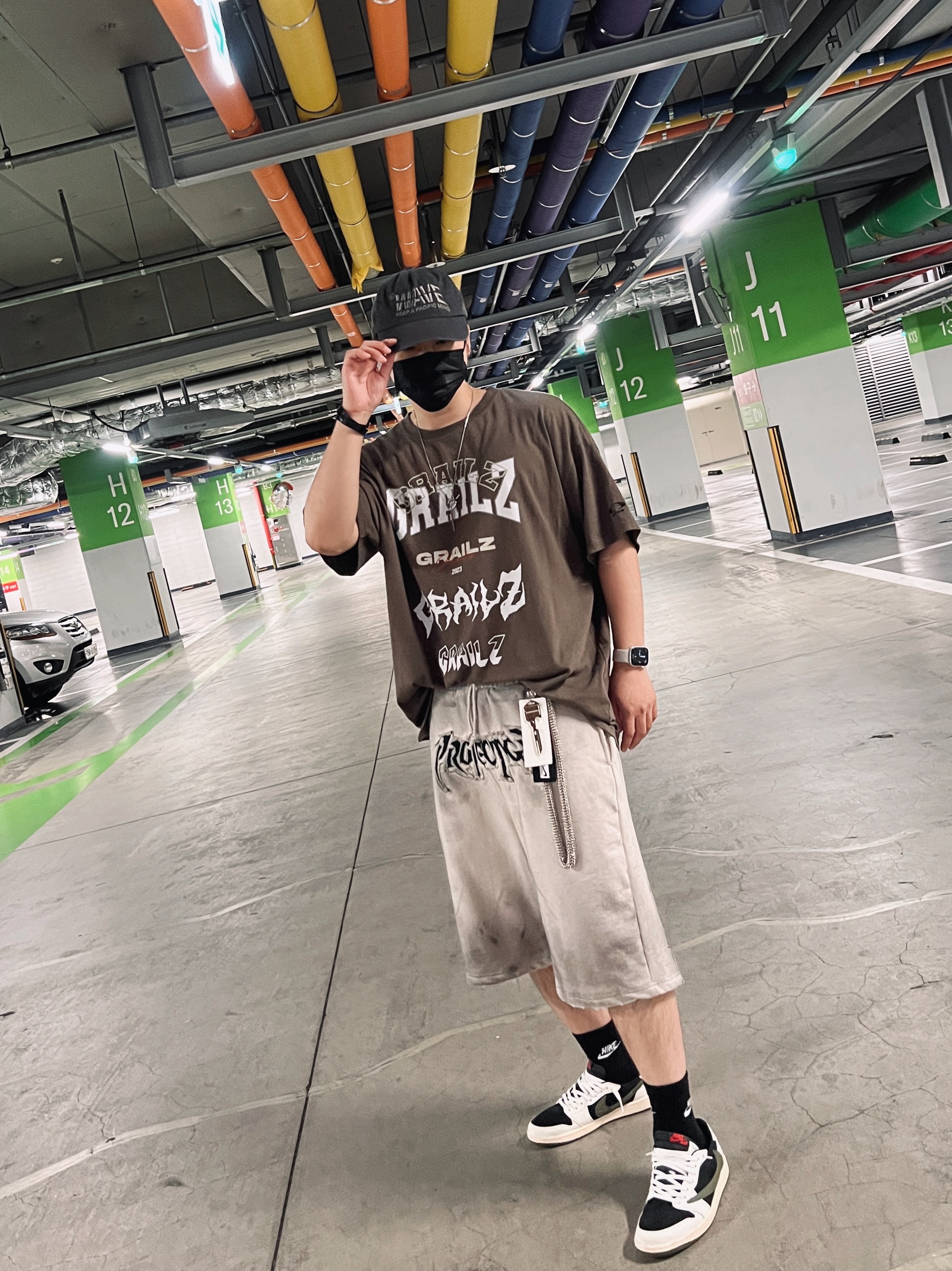 (W) Jordan 1 x Travis Scott Retro Low OG SP Medium Olive, Project G/R Furious Logo Applique Shorts Grey - 10 Corso Como Exclusive 착용 스타일 - 2