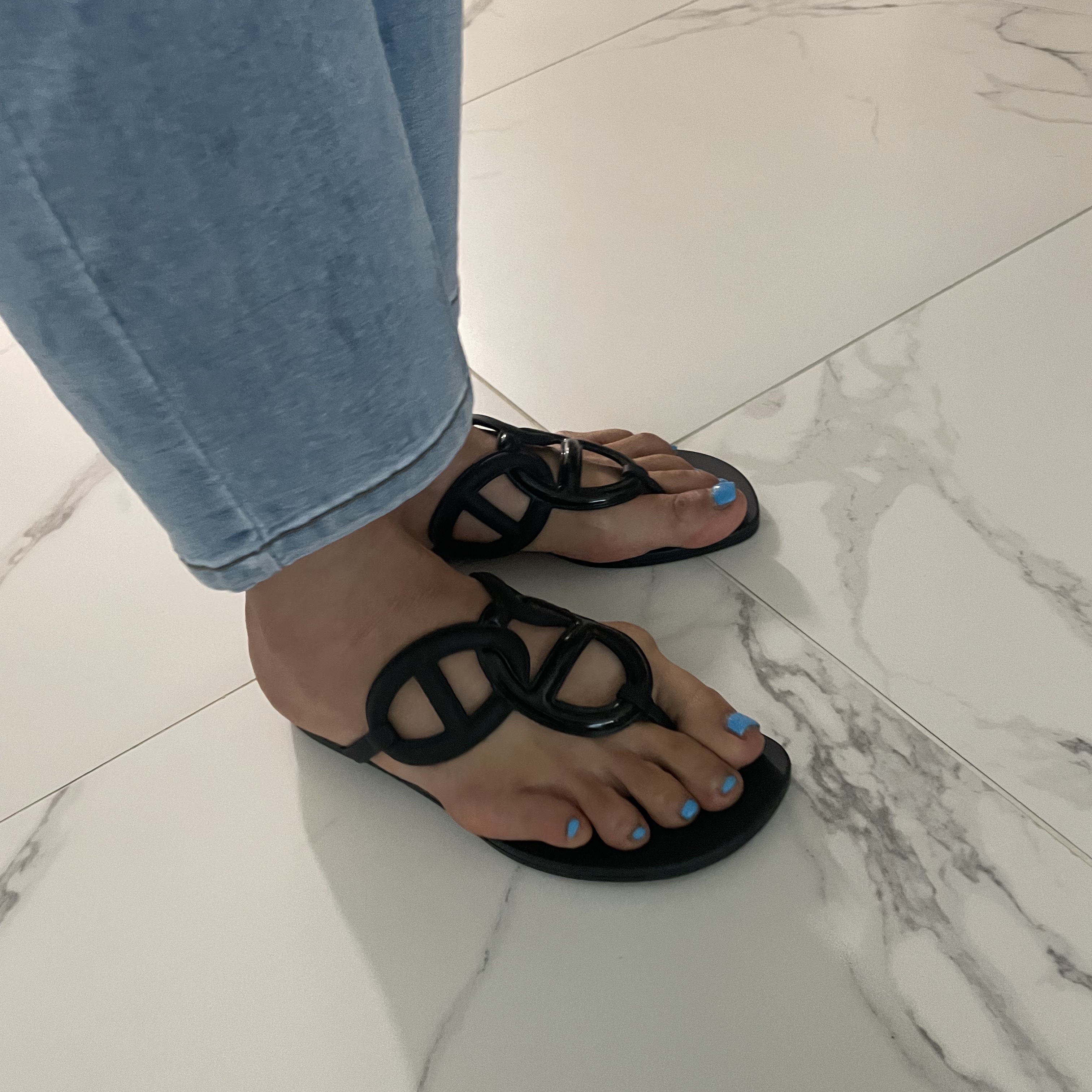 (W) Hermes Egerie Sandal Noir 착용 스타일