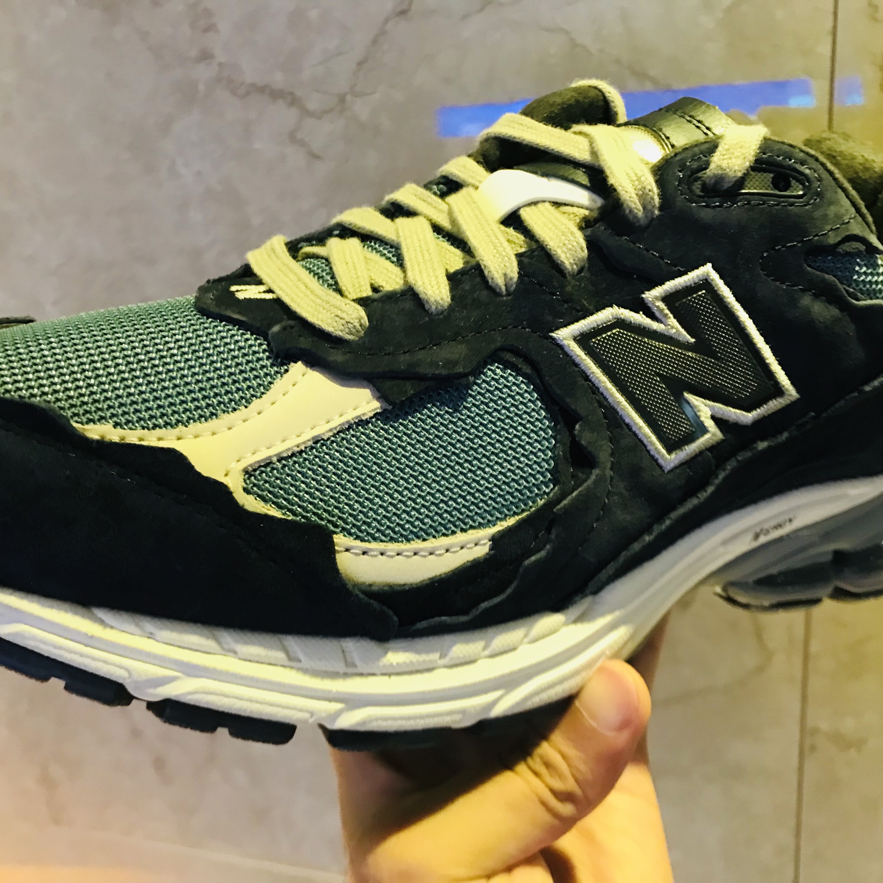New Balance 2002R Protection Pack Dark Navy 착용 스타일