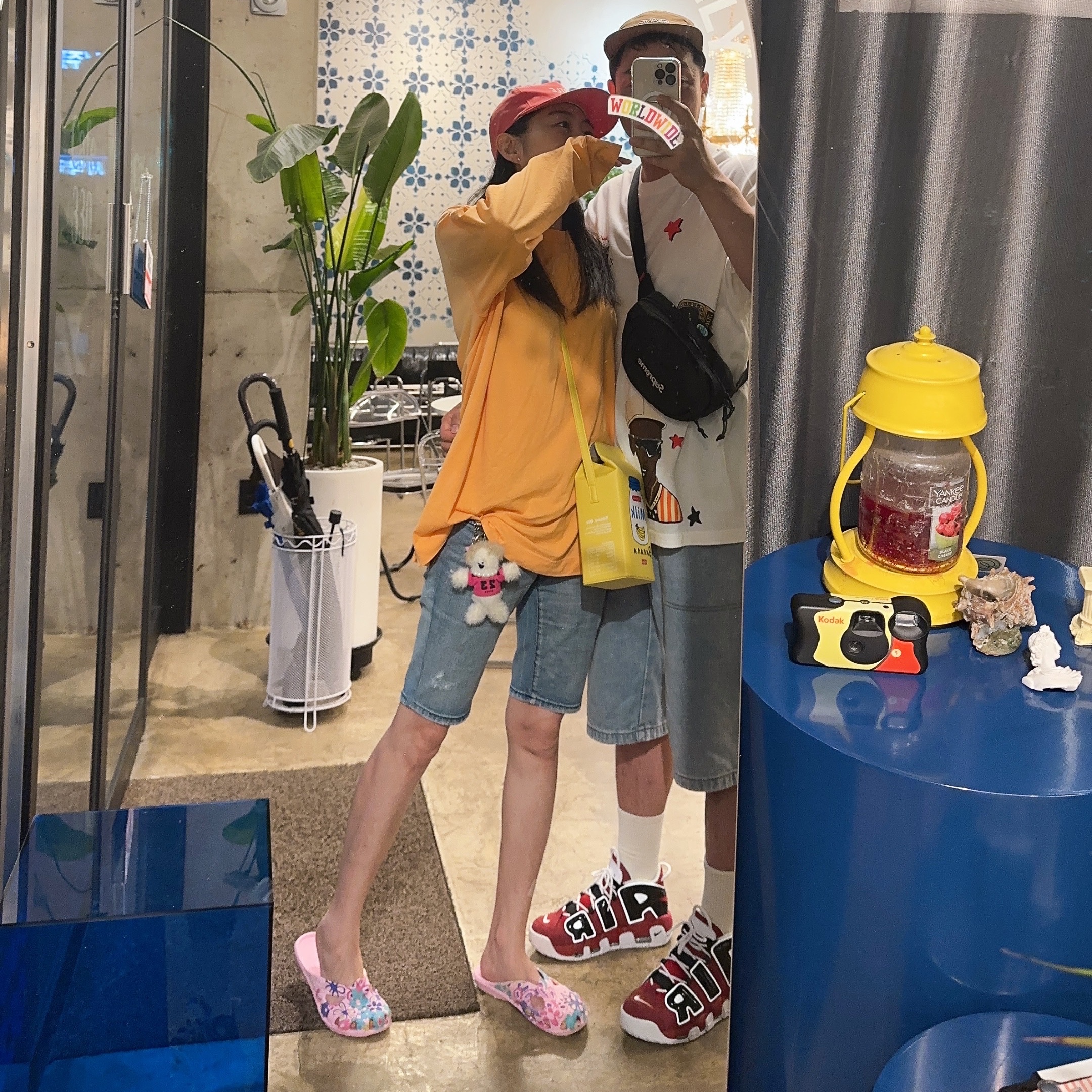Margesherwood Wood Keyring with T-Shirt White Pink, Nike Air More Uptempo 96 Bulls 2021 착용 스타일
