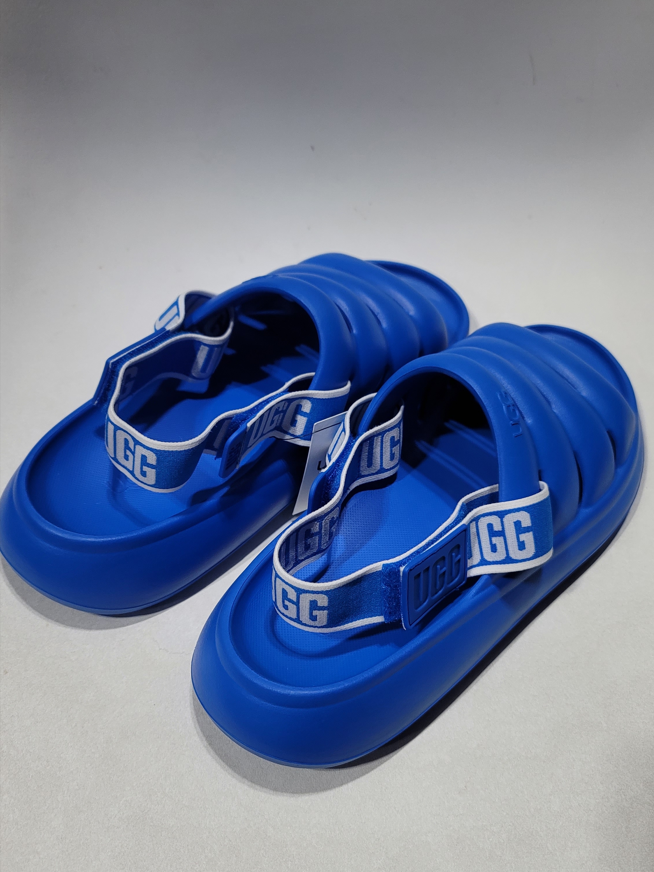 UGG Sport Yeah Slide Black 착용 스타일 - 2
