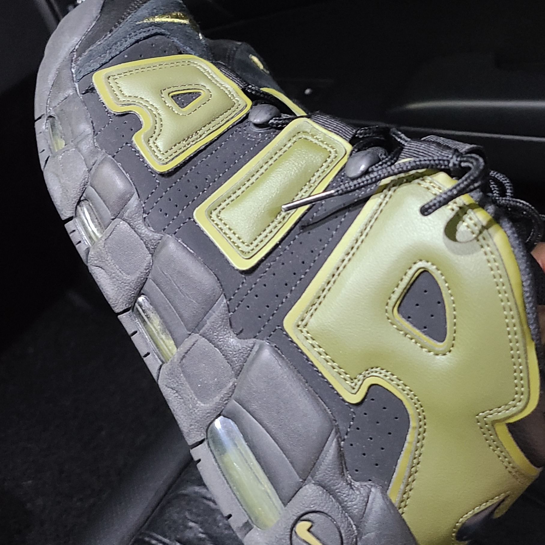 Nike Air More Uptempo 96 Rough Green 착용 스타일