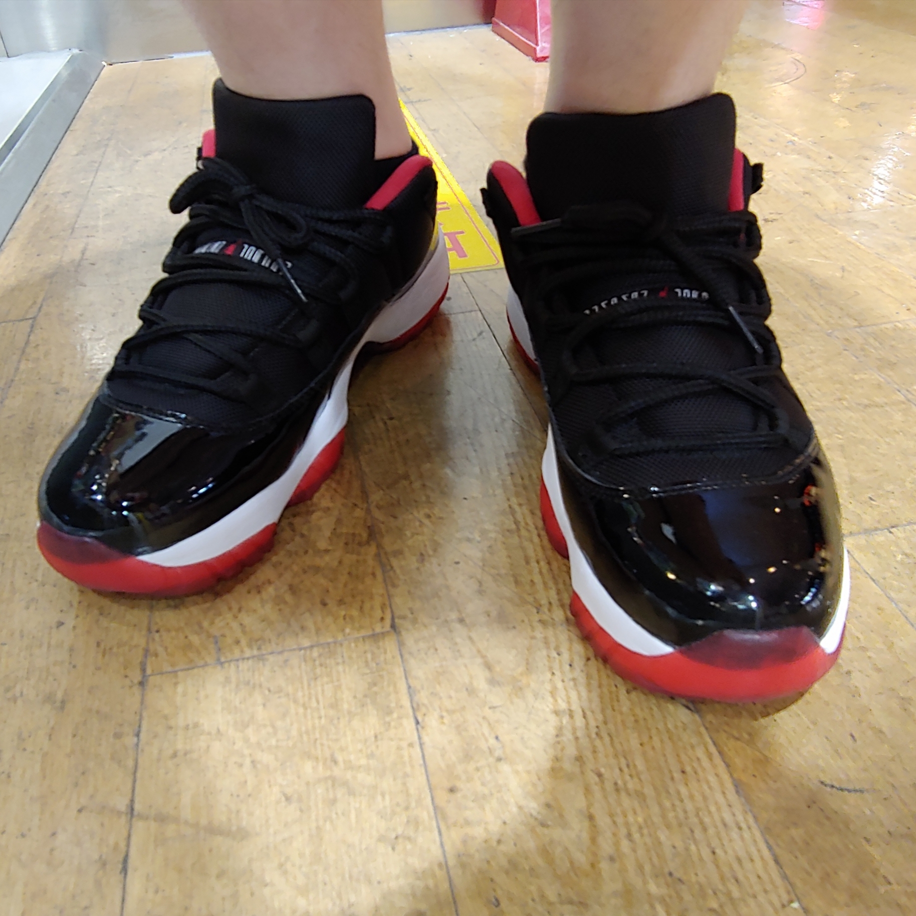 Jordan 11 Retro Low Bred 착용 스타일 - 1