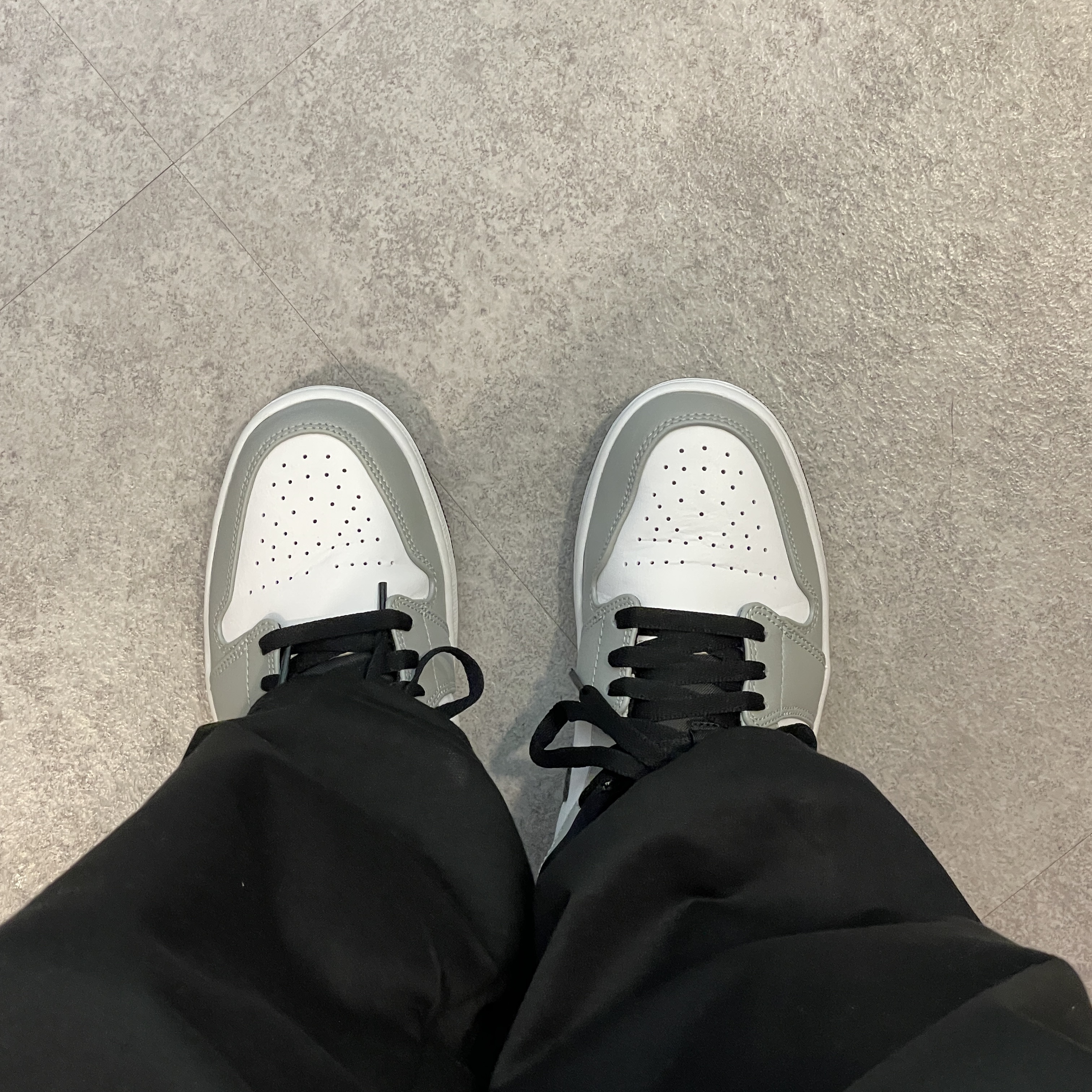 Jordan 1 Low Light Smoke Grey 착용 스타일 - 4