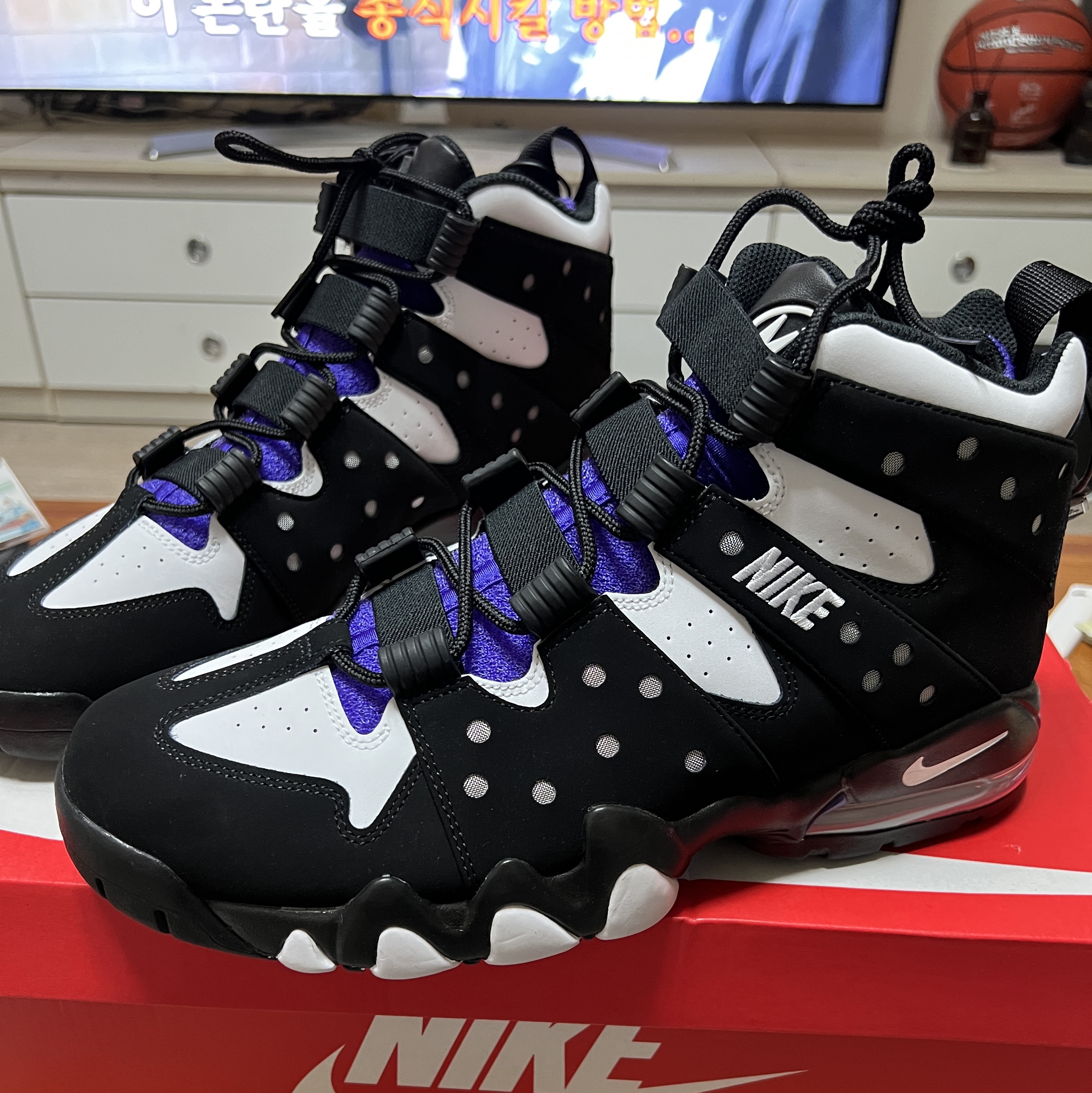 Nike Air Max 2 CB 94 Black and Pure Purple 착용 스타일