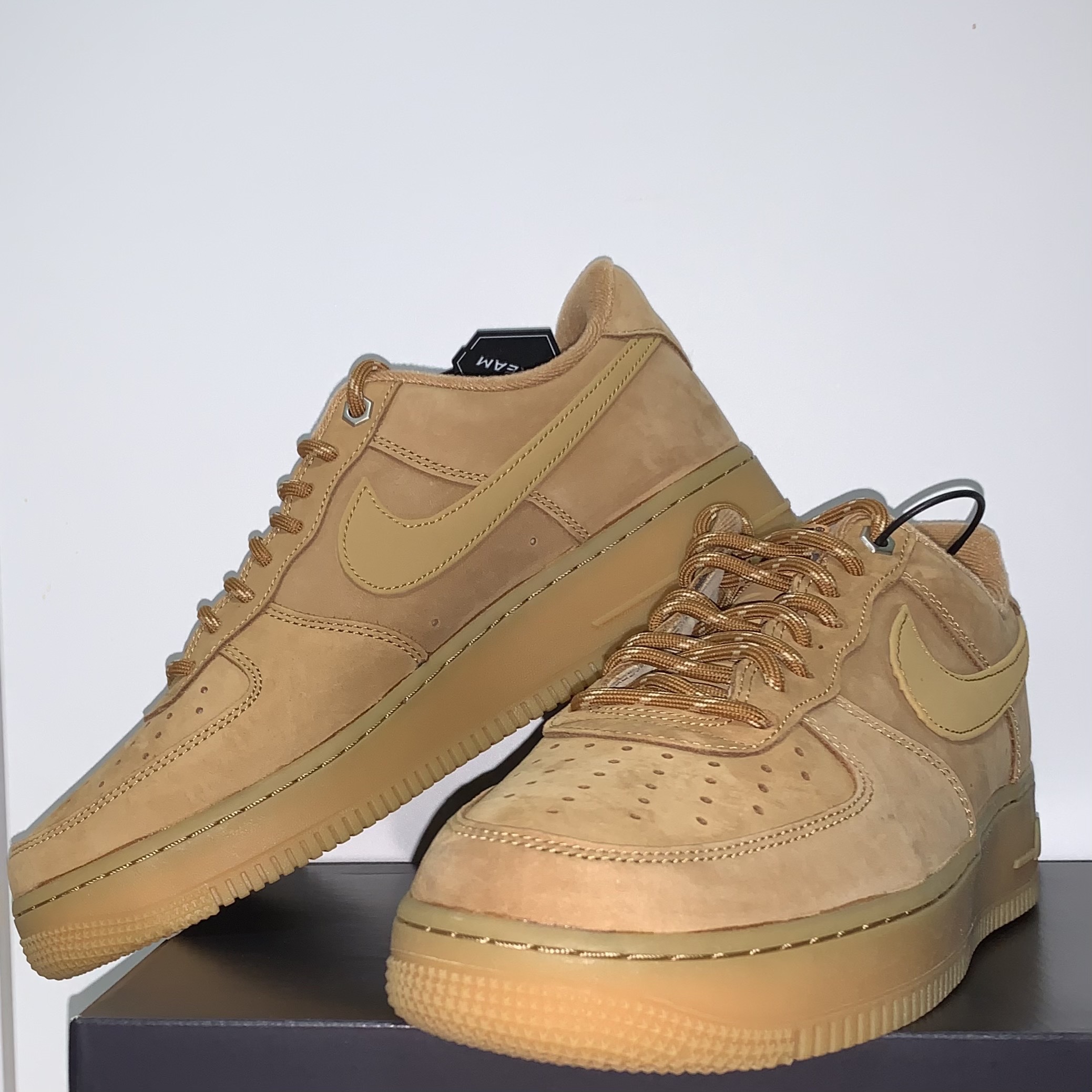Nike Air Force 1 '07 WB Flax 착용 스타일