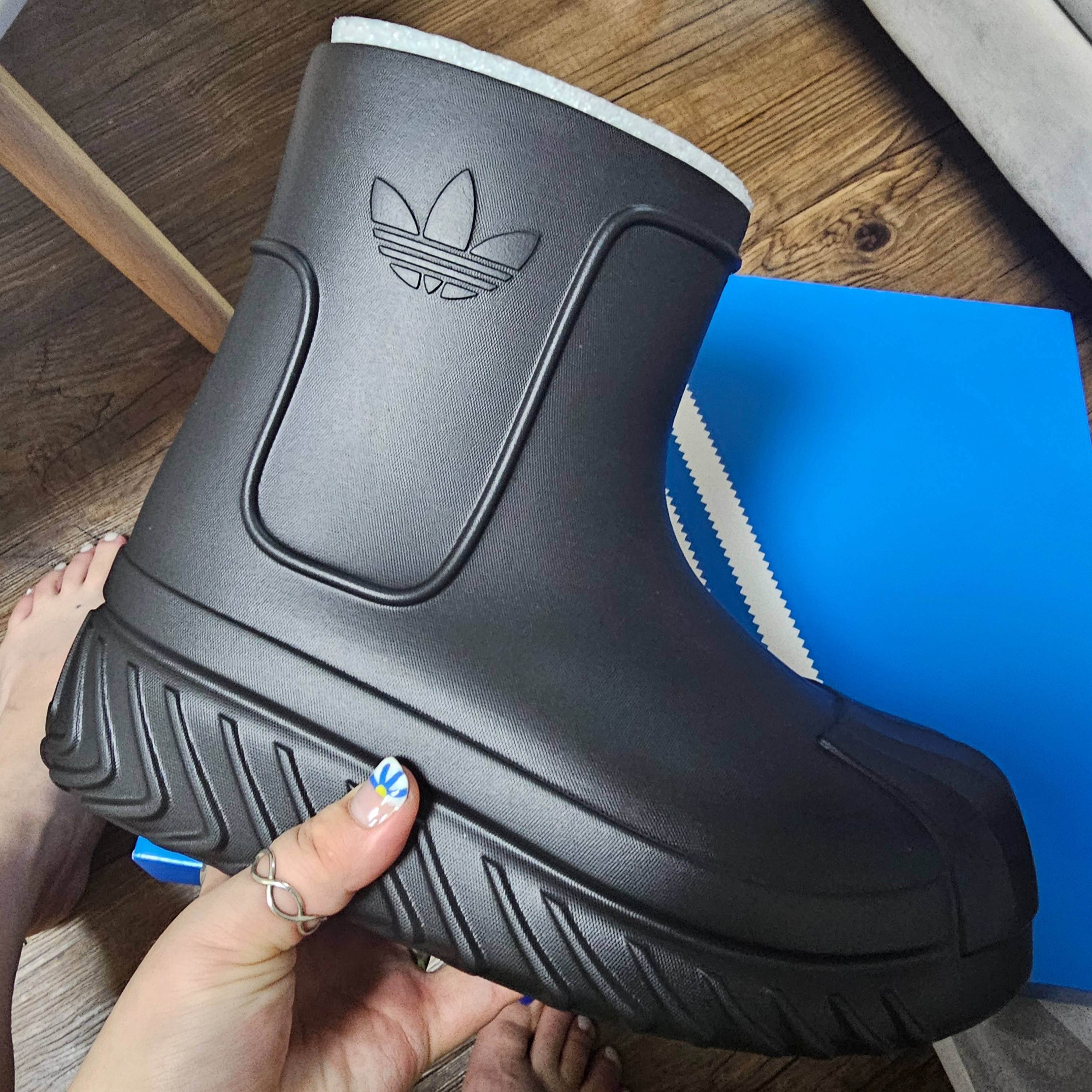 (W) Adidas Adifom Superstar Boot Black 착용 스타일