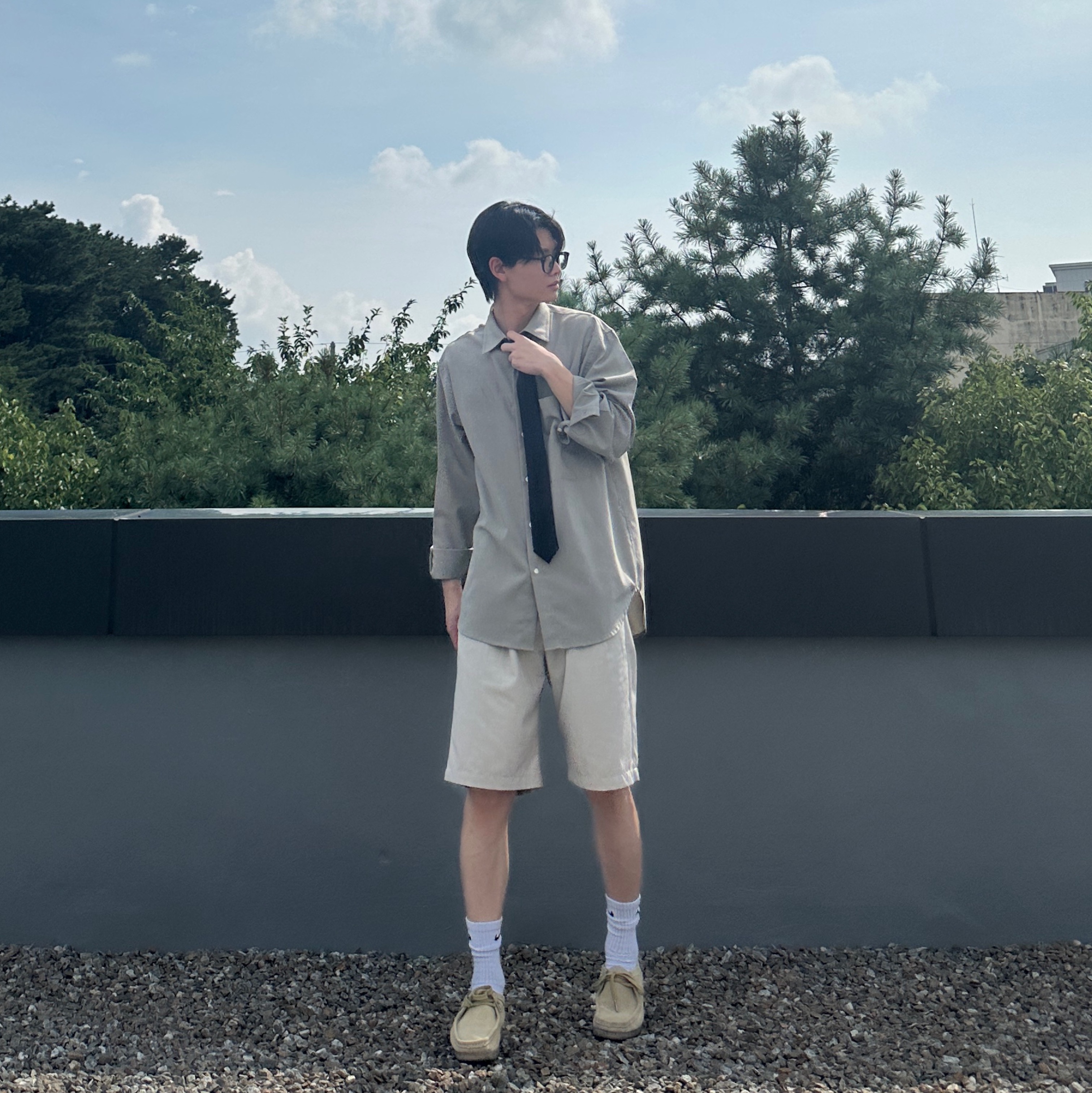 Clarks Wallabee Maple Suede 착용 스타일 - 2