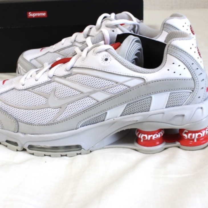 Nike x Supreme Shox Ride 2 SP White 착용 스타일 - 1
