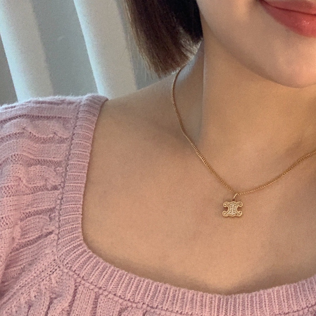 (W) Celine Triomphe Rhinestone Necklace in Brass with Gold Finish and Crystals Gold 착용 스타일