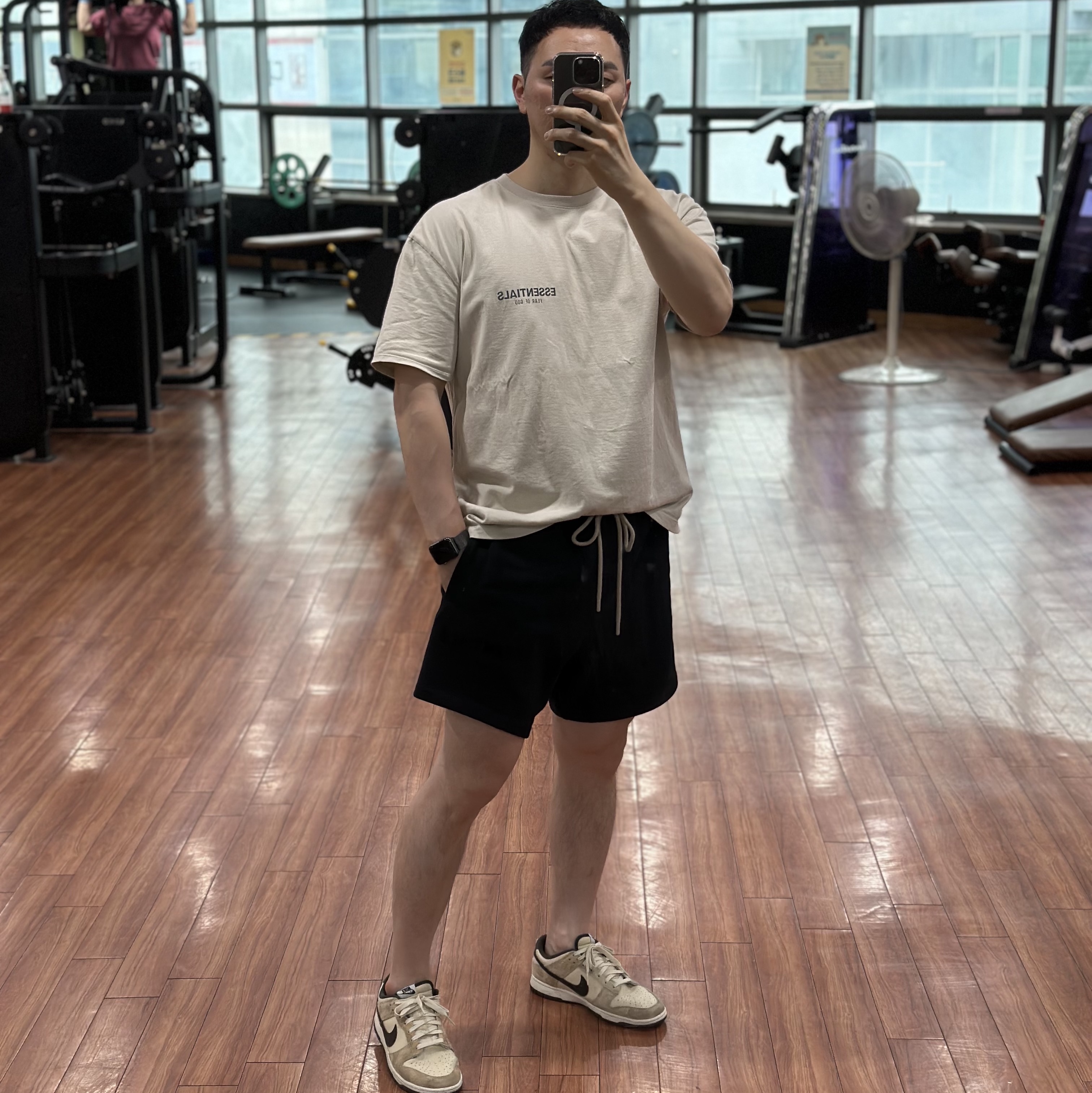 Essentials The Black Collection Sweatshorts Black - 23SS, Nike Dunk Low Retro PRM Cheetah 착용 스타일