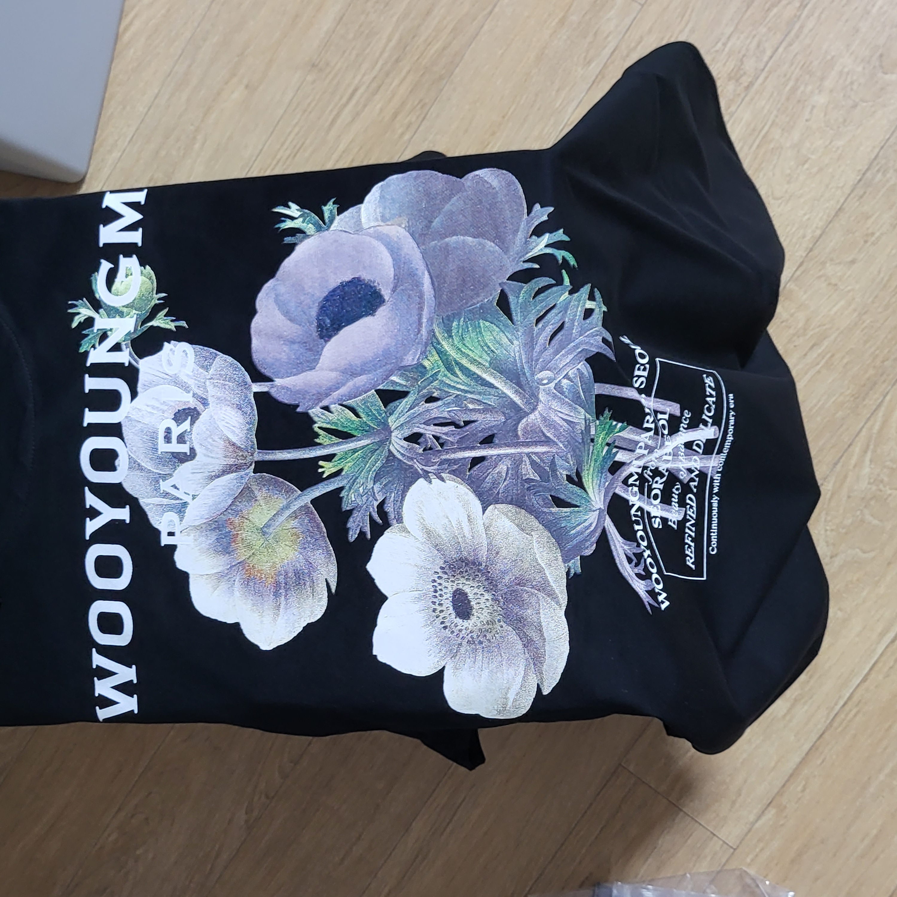 Wooyoungmi Flower Print Back Logo T-Shirt Black - 23FW 착용 스타일
