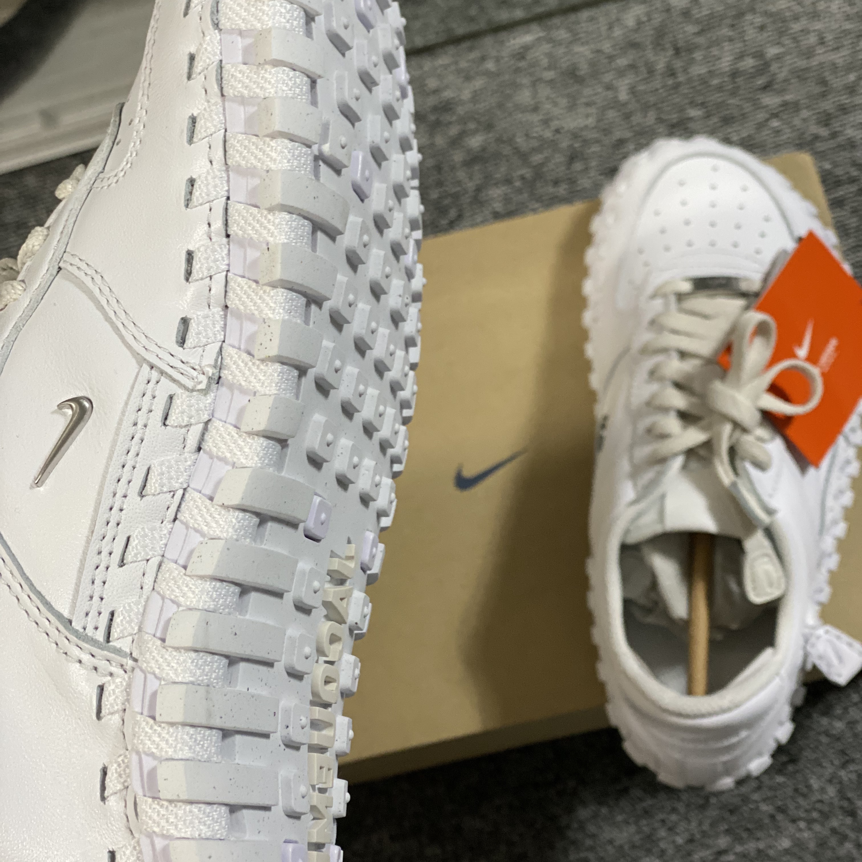 Nike x Jacquemus J Force 1 Low LX SP White 착용 스타일 - 2