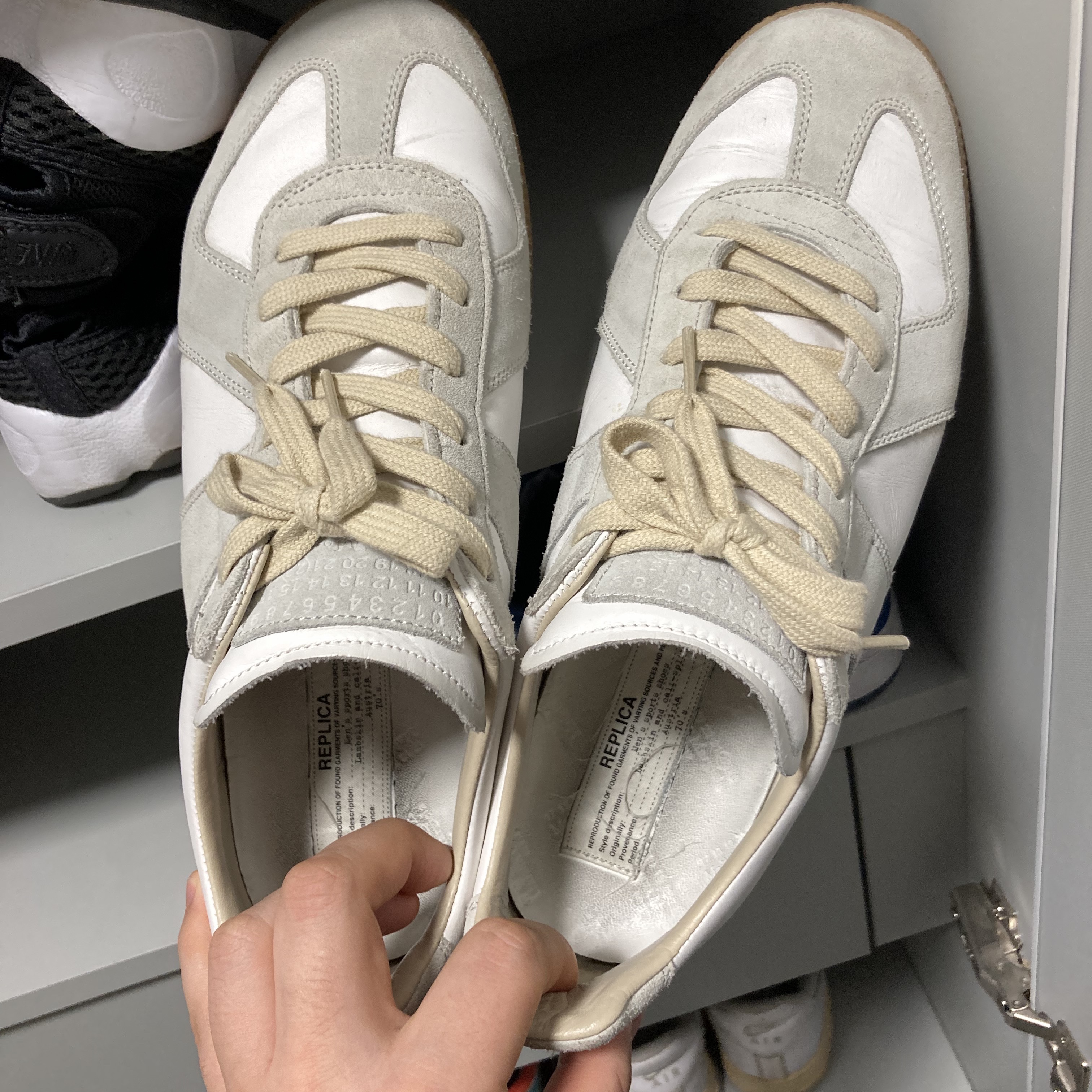 Maison Margiela Calfskin Replica Sneakers 착용 스타일