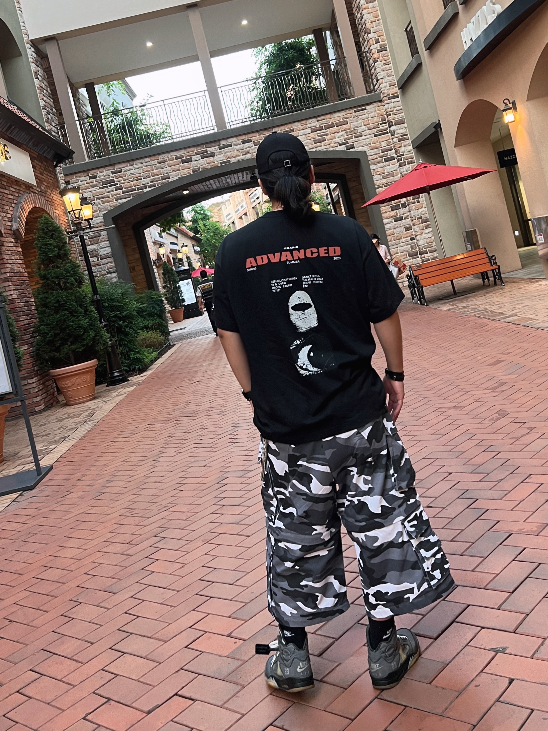 Jordan 5 x Off-White Retro SP Black Muslin, Project G/R Oversized Convertible Cargo Pants City Camo 착용 스타일 - 2