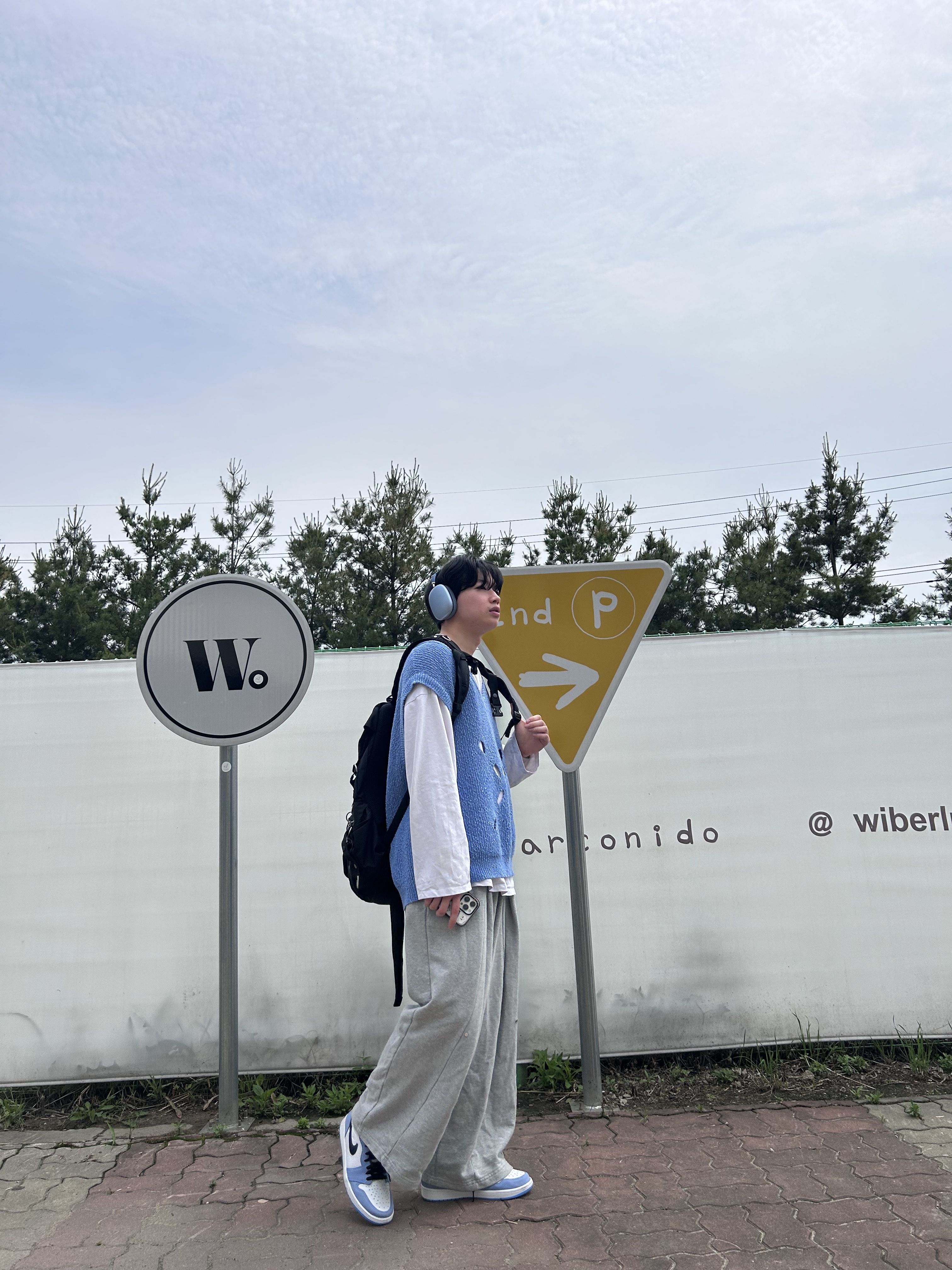 Apple AirPods Max Lightning Sky Blue (Korean Ver.), Jordan 1 Retro High OG University Blue ์ฐฉ์ฉ ์คํ์ผ - 5