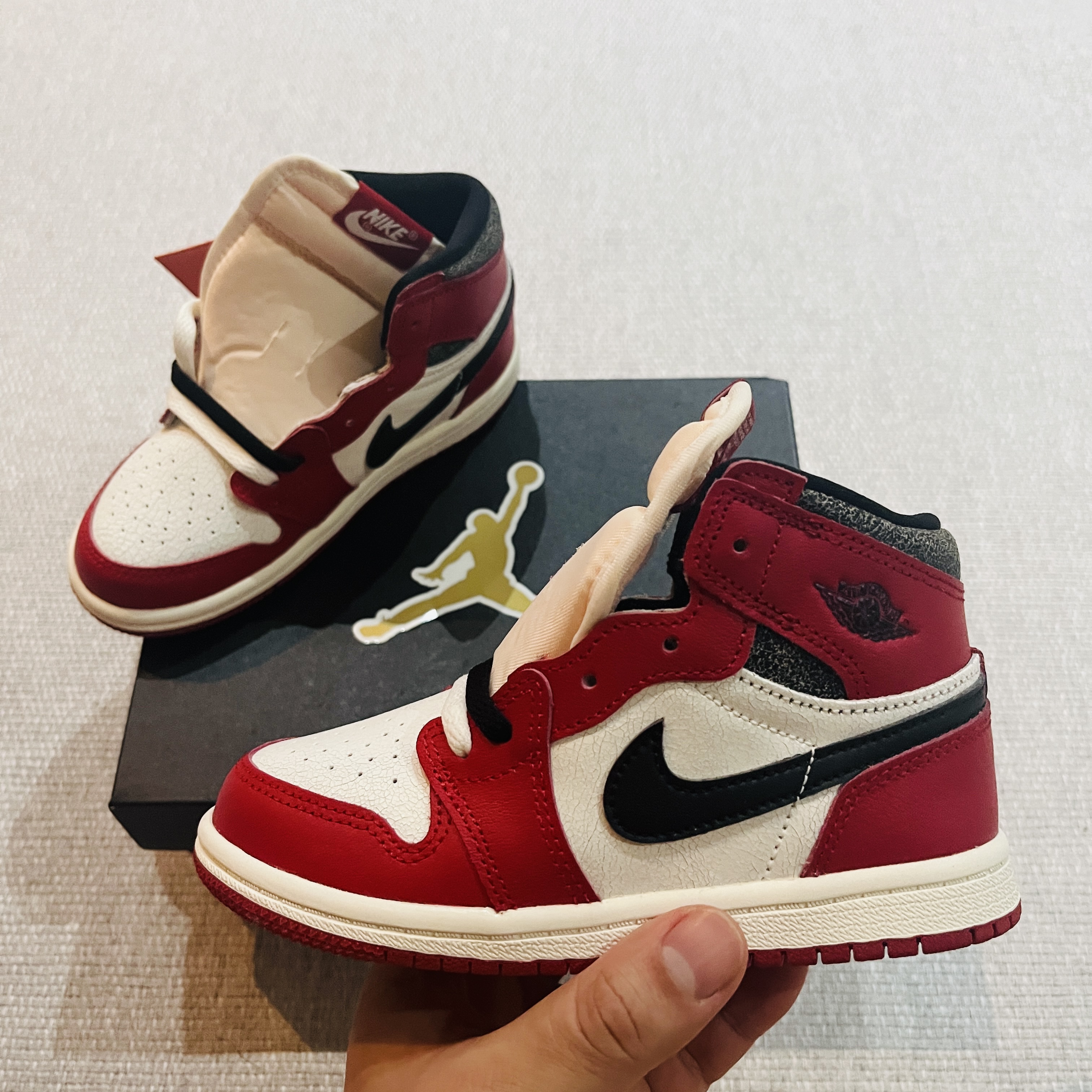 (TD) Jordan 1 Retro High OG Chicago 2022 착용 스타일 - 1