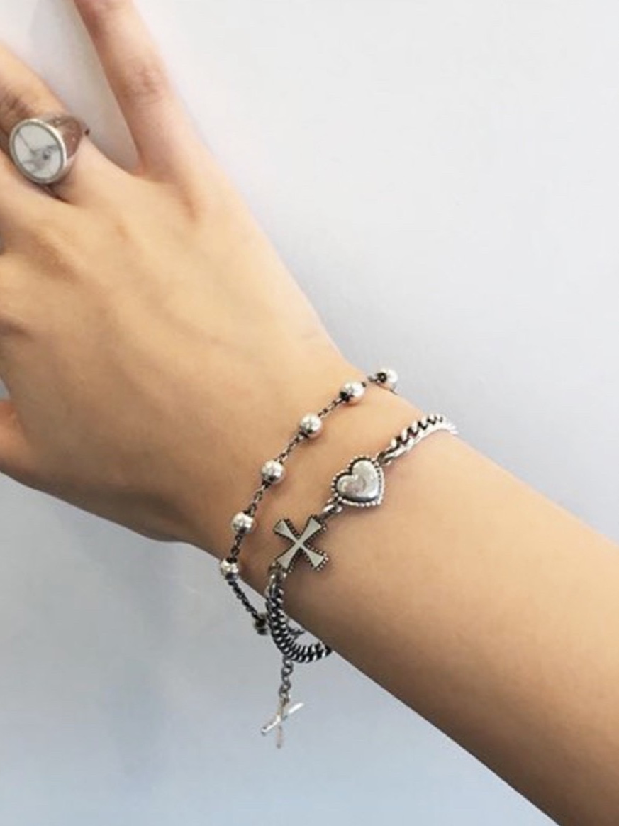 Frica Heart Cross Chain Bracelet Silver 착용 스타일