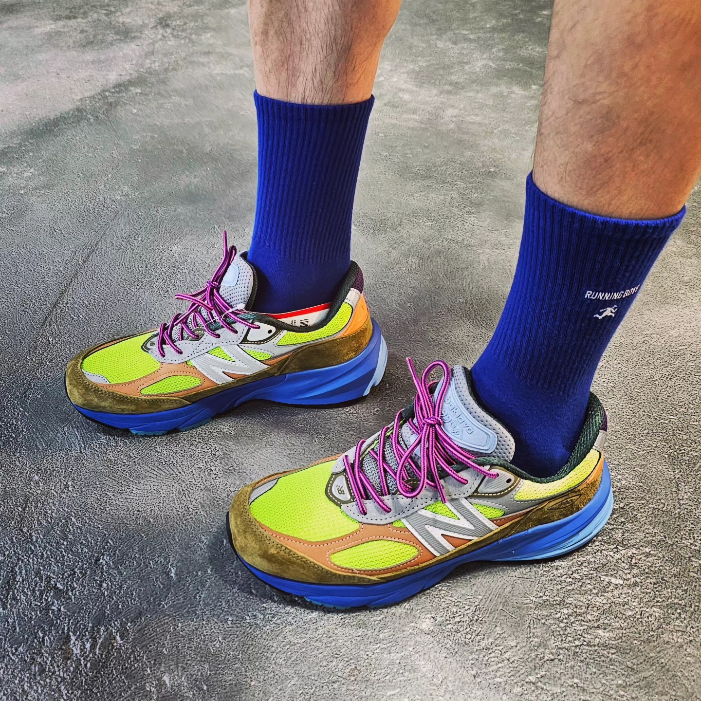 New Balance x Action Bronson 990v6 Made in USA Baklava Multi 착용 스타일 - 3
