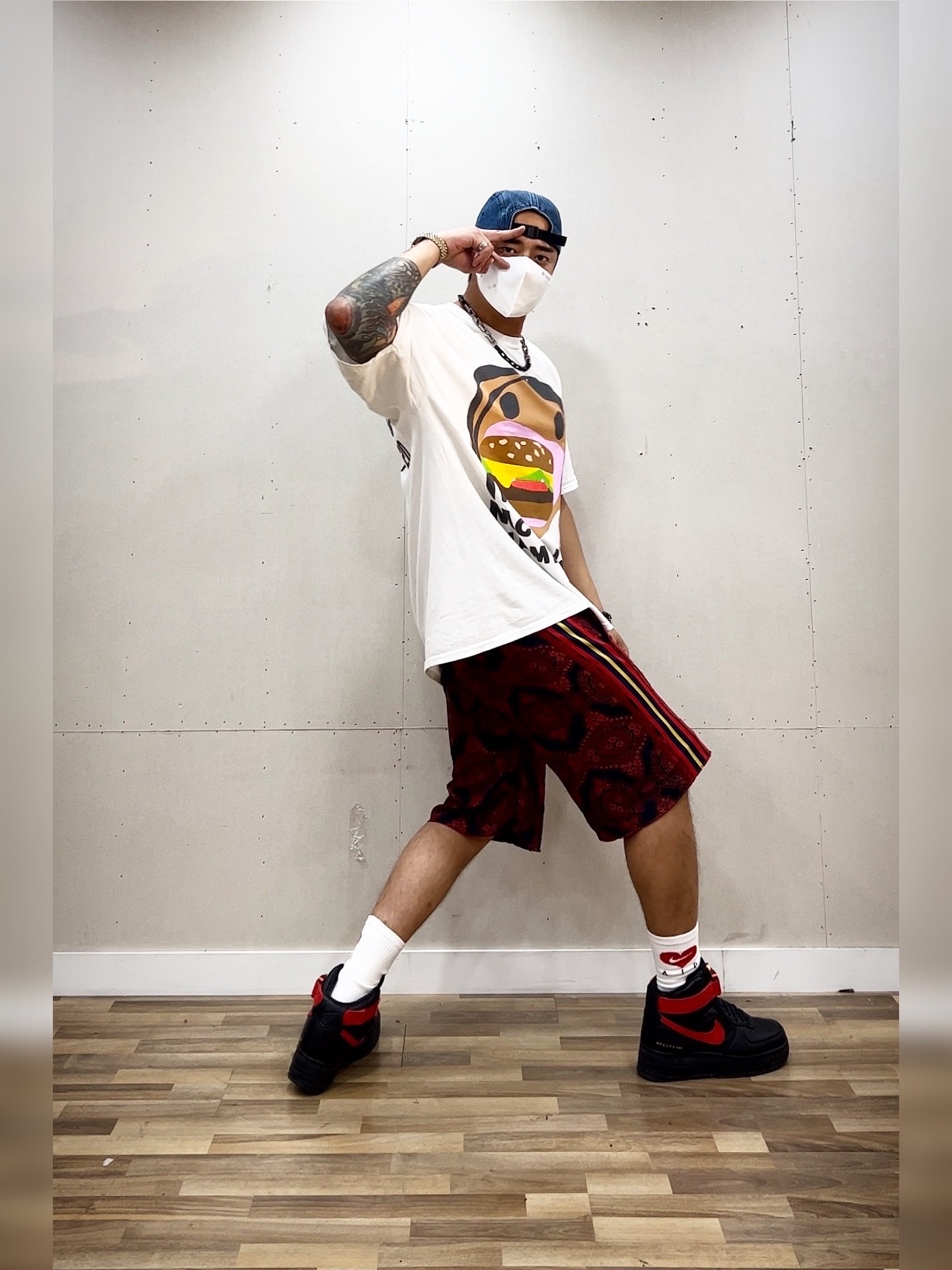 Nike x 1017 Alyx 9SM Air Force 1 High Black University Red, Rolex Sky-Dweller 42mm 326933 Champagne Jubilee 착용 스타일 - 4