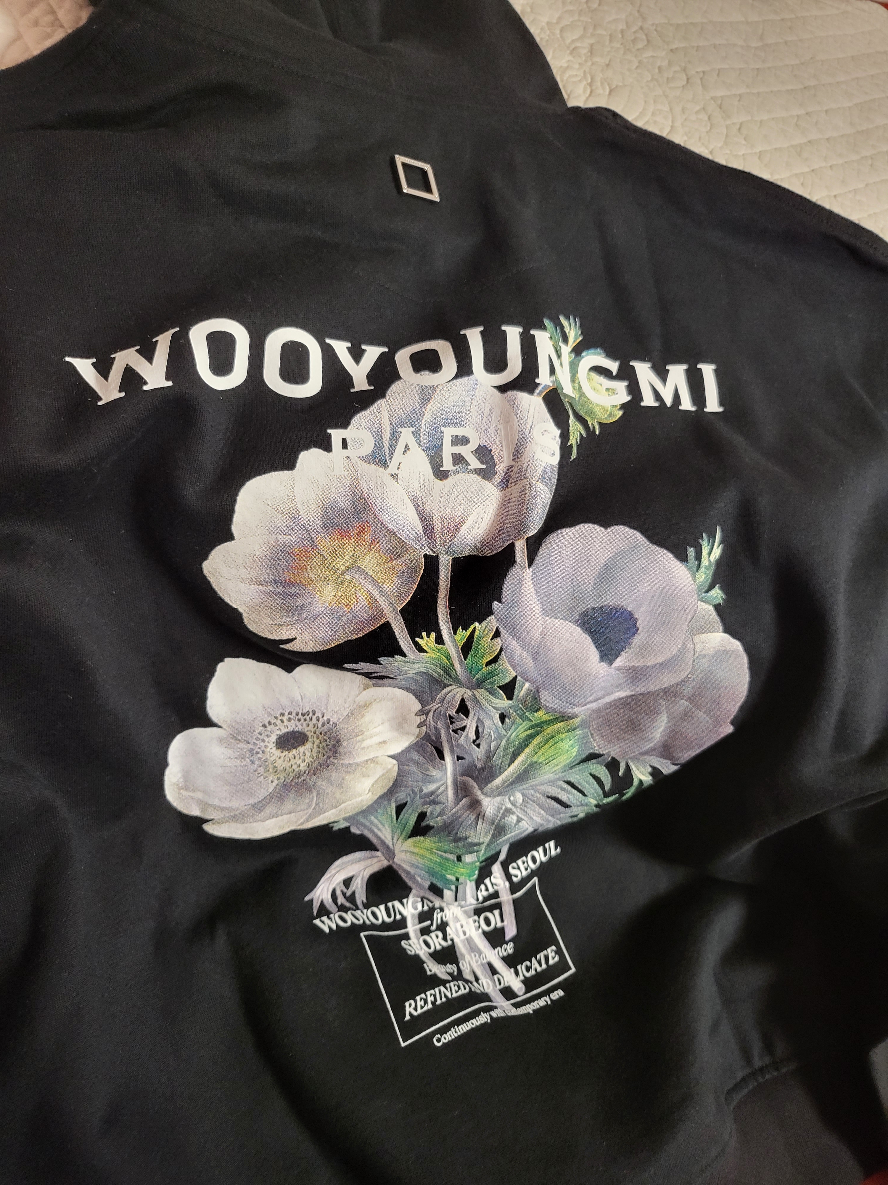 Off-White Weed Arrow Skate Over S/S T-Shirt White, Jordan 1 Retro High OG Black and Lucky Green 착용 스타일 - 4