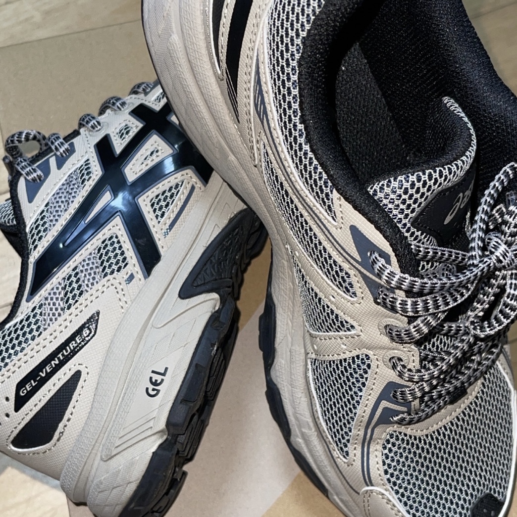Asics Jog 100 S Sheet Rock - 2E Wide, Asics Gel-Venture 6 Feather Grey Black 착용 스타일 - 2
